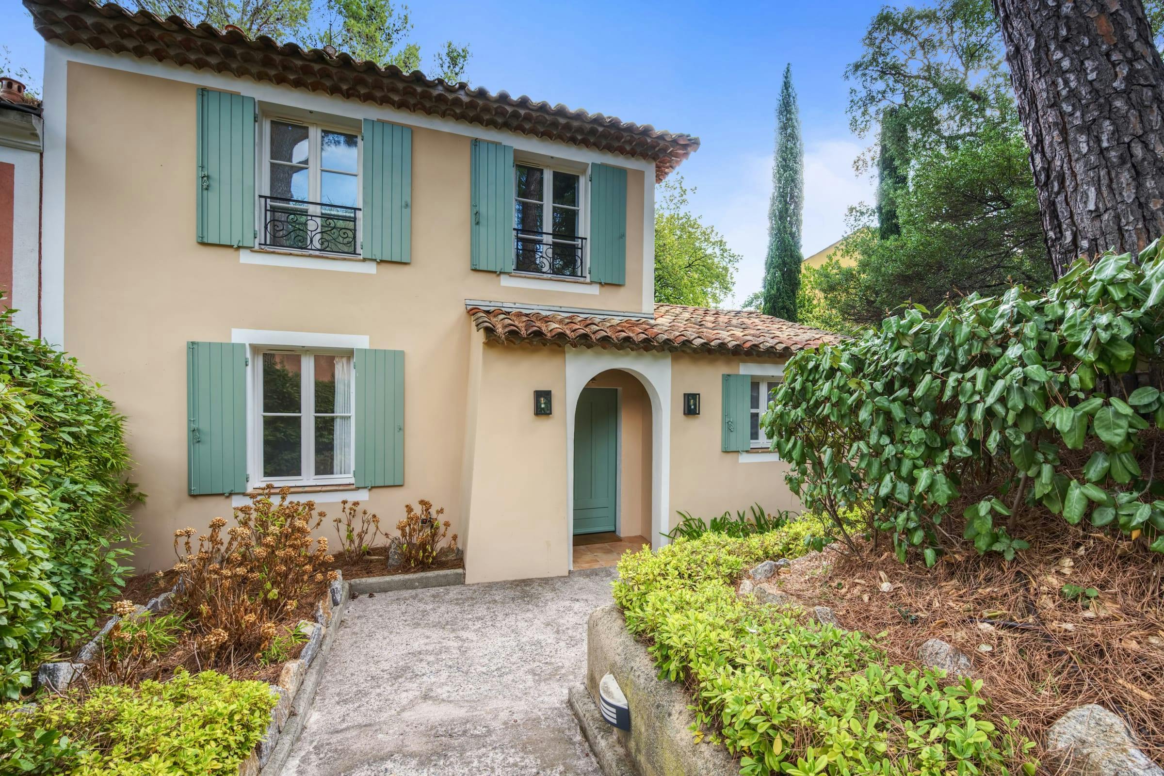 Villa Aurore Anse Saint-Tropez: 4-Bedroom Luxury Apartment with Pool and Tennis Court, Saint-Tropez