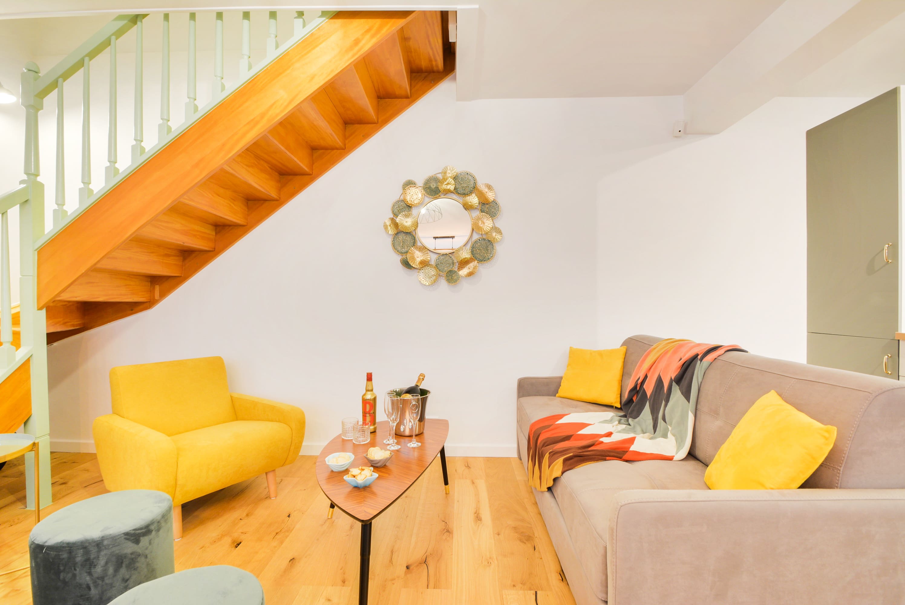 Villa Céladon Buttes Chaumont Canal Saint Martin – Oberkampf: Stylish 3-Bedroom Apartment Rental with Family-Friendly Features, Canal Saint Martin