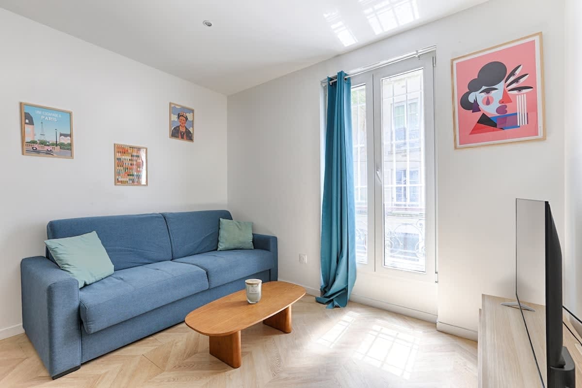 Villa Nordet Couronnes Canal Saint Martin – Oberkampf: Charming 2-Bedroom Apartment Rental with Family-Friendly Features, Canal Saint Martin