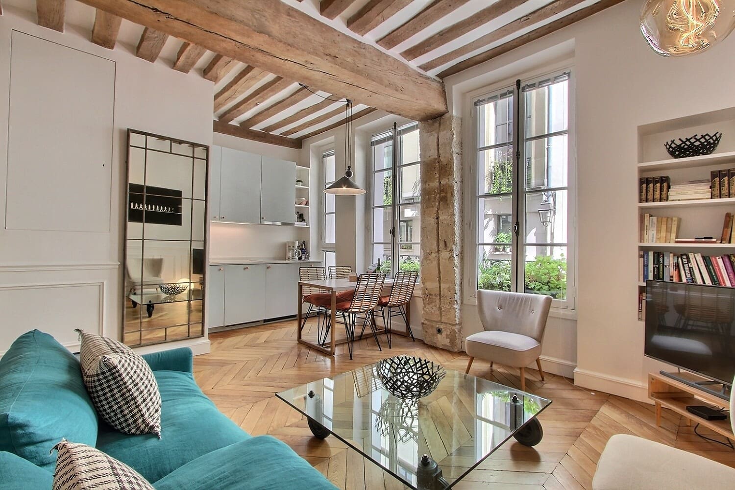 Villa Céladon Mabillon Saint Germain des Prés – Odéon-859012: Luxury 2-Bedroom Townhouse Rental with Air Conditioning, Saint Germain des Prés