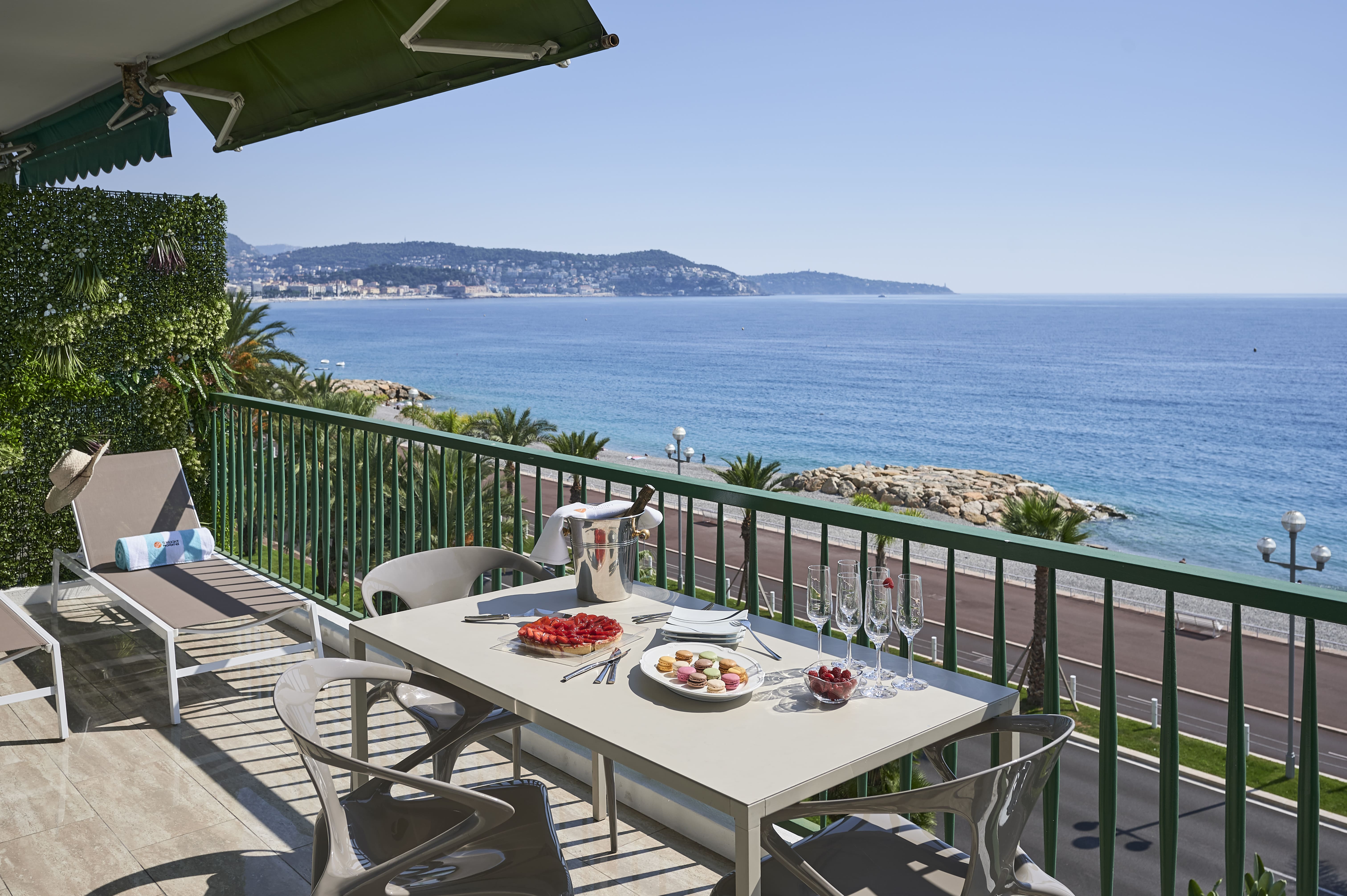 Château Paillon Nice: Elegant 3-Bedroom Apartment Rental with Sea Views in Nice France
