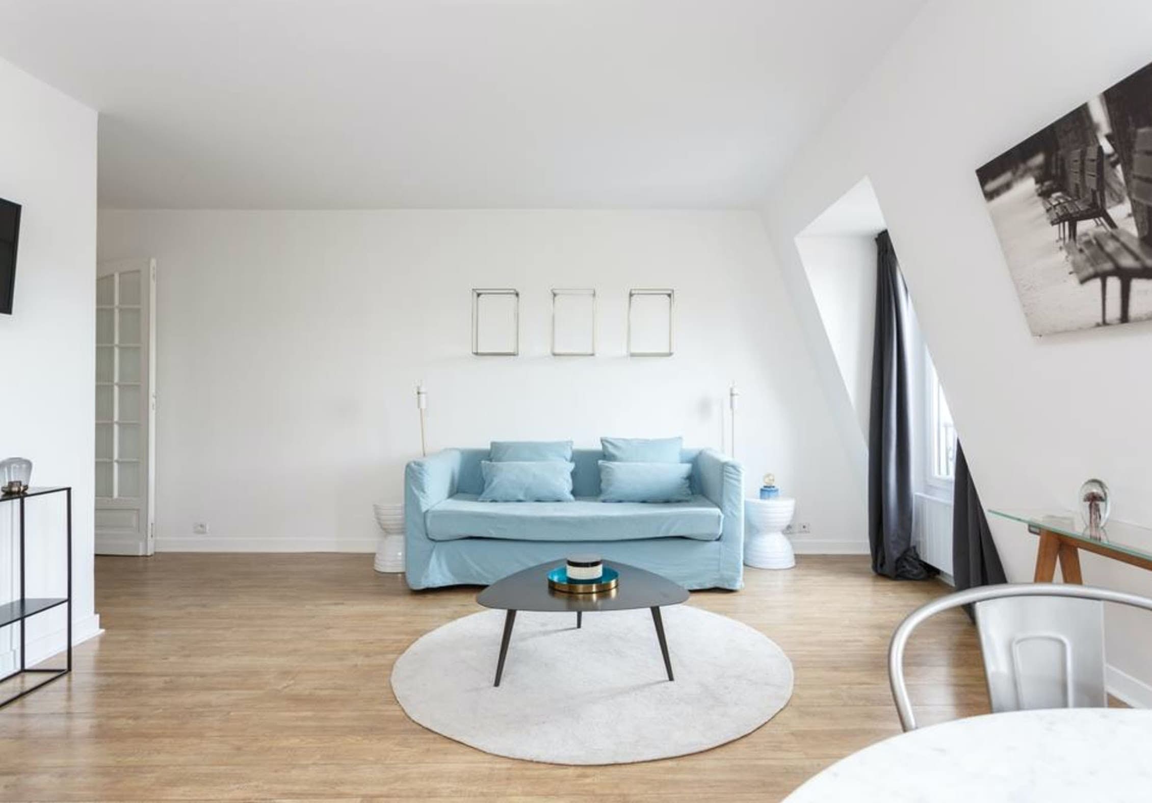 Villa Céladon Saint-Honoré Louvre – Palais Royal: Stylish 2-Bedroom Family Apartment Rental Louvre Palais Royal with Central Paris Location