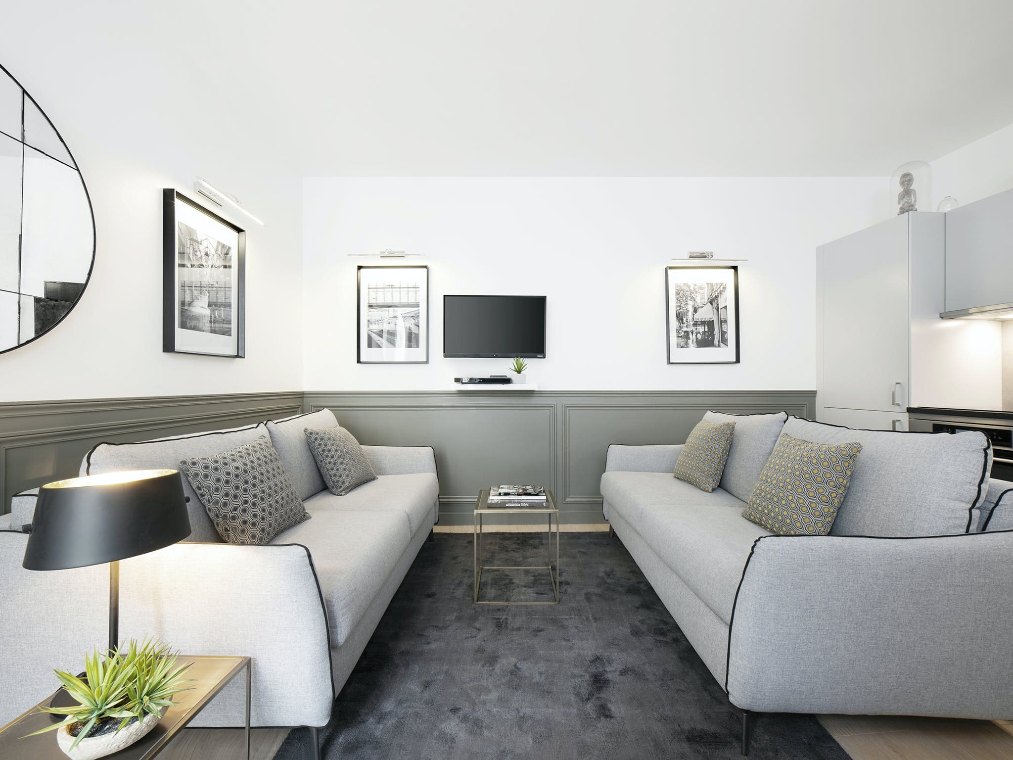 Château Passage GrandsBoulevards: Elegant 2-Bedroom Apartment Rental with Family-Friendly Features, Grands Boulevards Paris