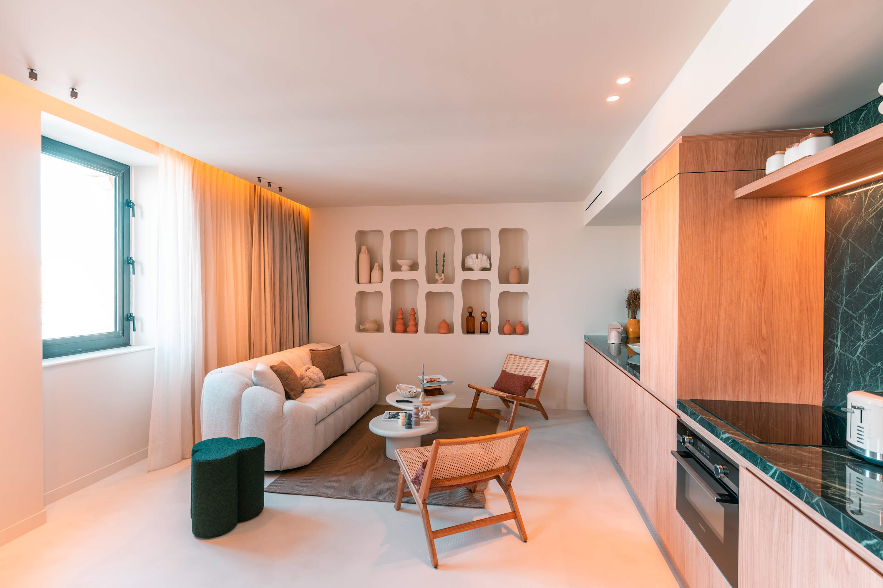 Château Rive Neuve Marseille: Luxury 2-Bedroom Apartment with Air-Con and Beach Nearby, Marseille