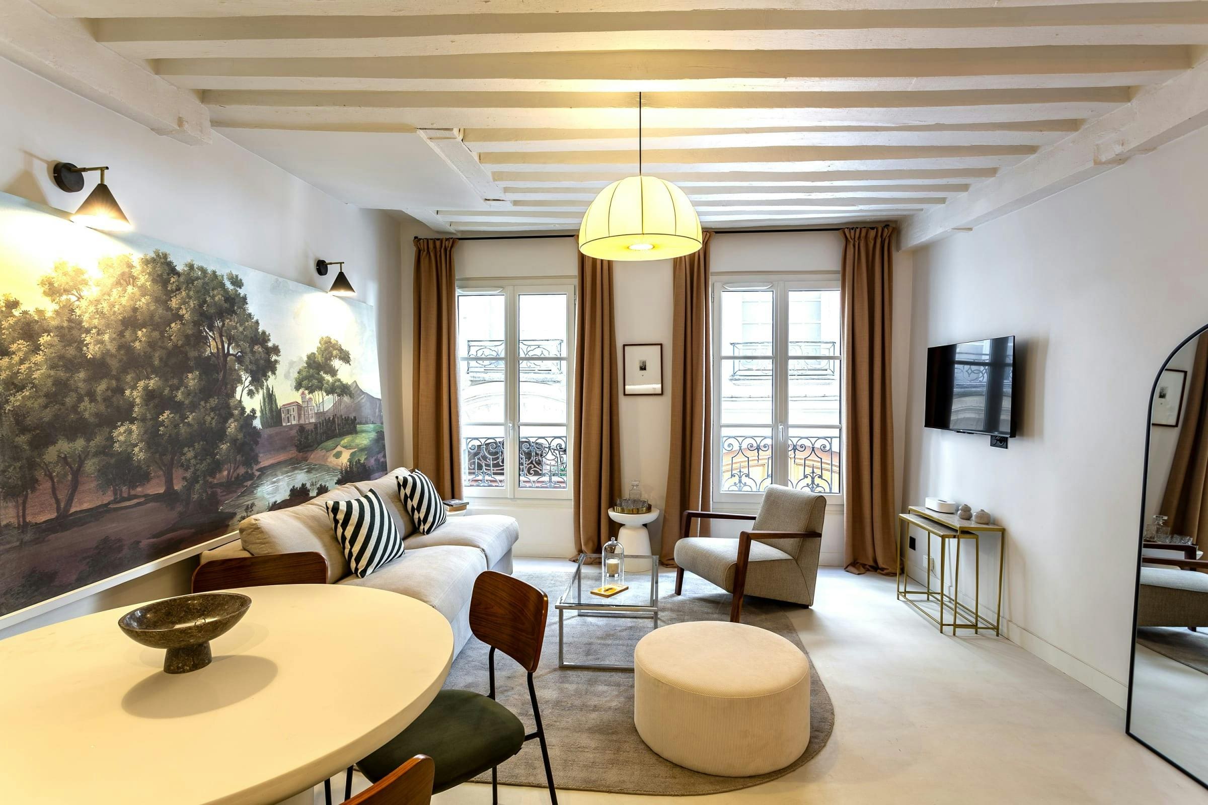 Château Saint-Honoré Montorgueil Montorgueil – Les Halles 2: Chic 1-Bedroom Apartment with Air-Con in Montorgueil, Paris