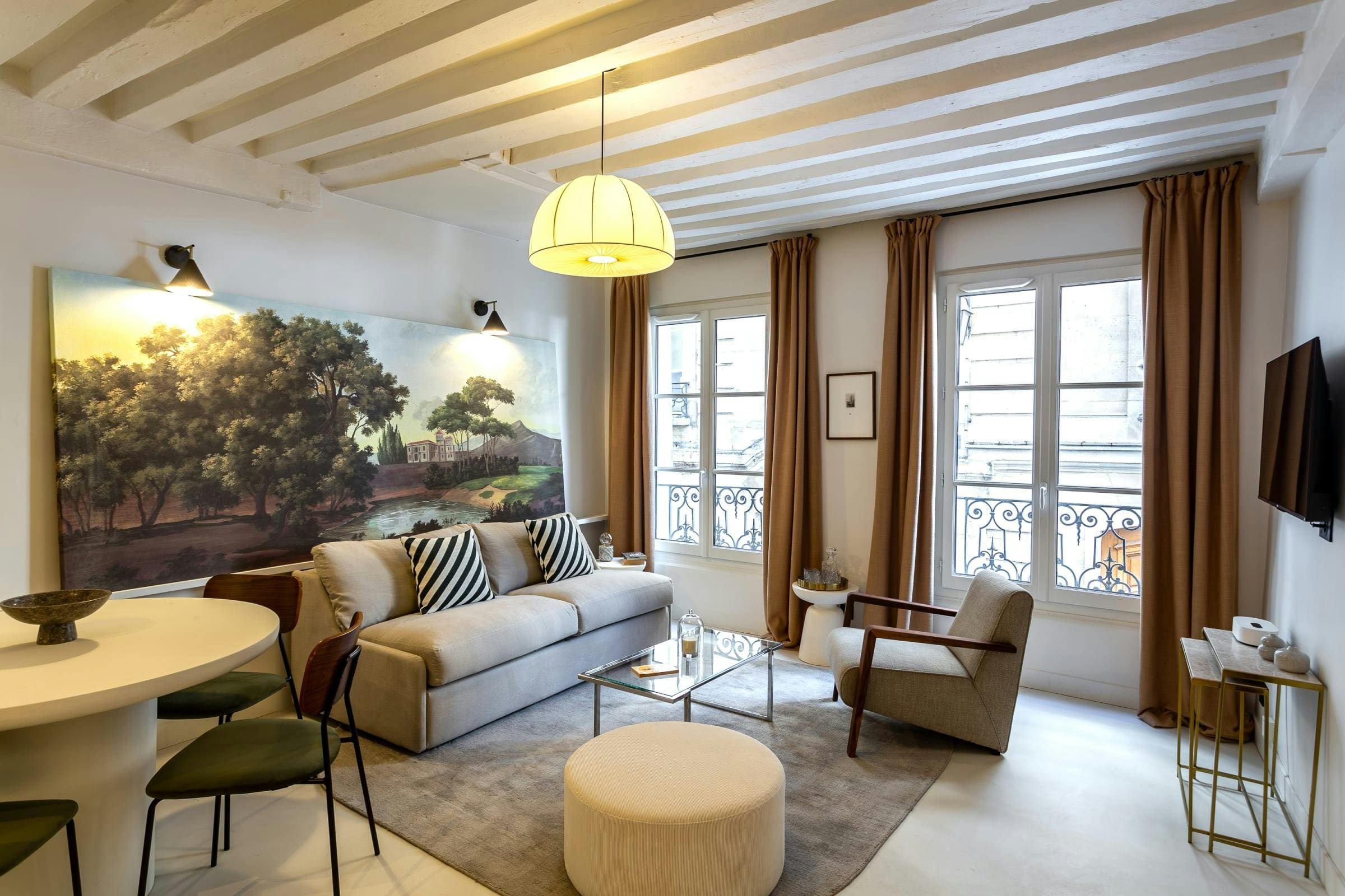 Château Saint-Honoré Montorgueil Montorgueil – Les Halles 2: Chic 1-Bedroom Apartment with Air-Con in Montorgueil, Paris