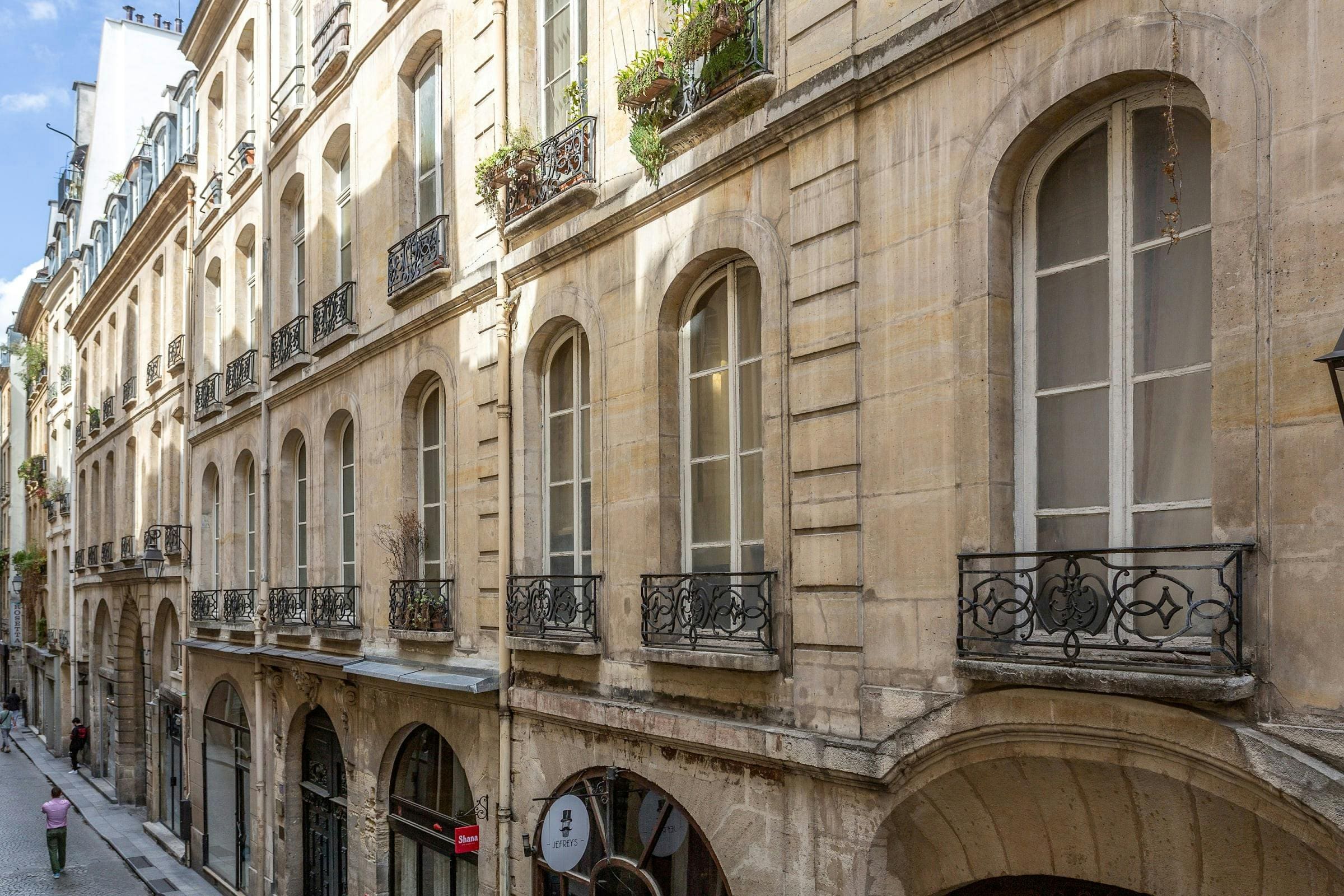 Château Saint-Honoré Montorgueil Montorgueil – Les Halles 2: Chic 1-Bedroom Apartment with Air-Con in Montorgueil, Paris
