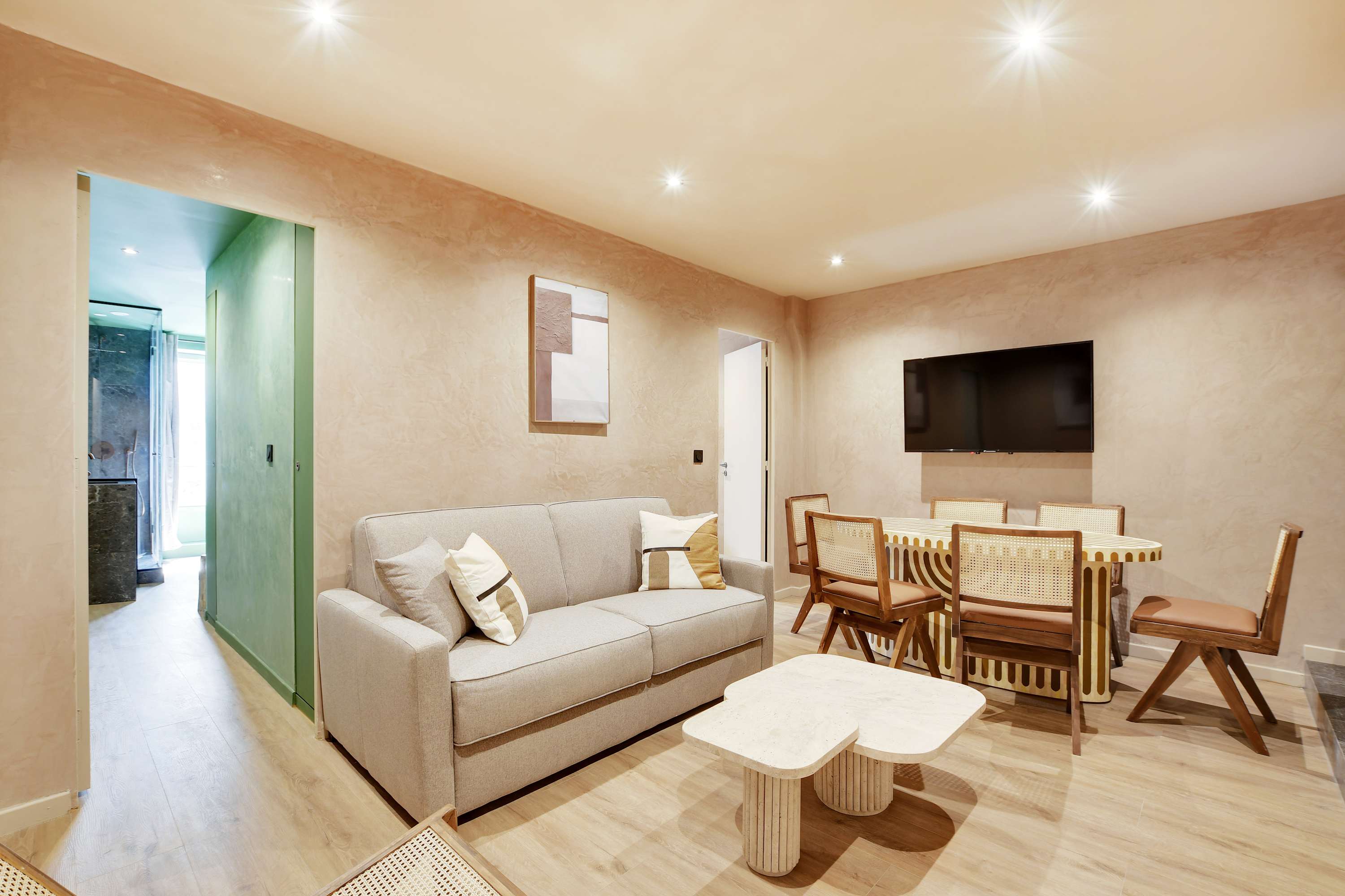 Villa Labech Tiquetonne Montorgueil – Les Halles: Elegant 2-Bedroom Townhouse Rental with Family-Friendly Features in Montorgueil