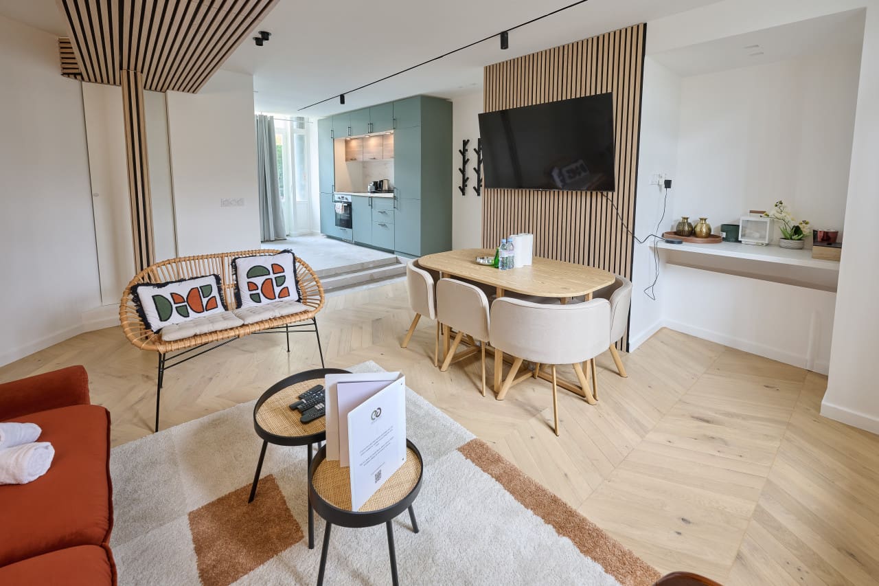 Villa Safran Mouffetard Latin Quarter: Charming 2-Bedroom Family-Friendly Apartment Rental in Latin Quarter, Paris