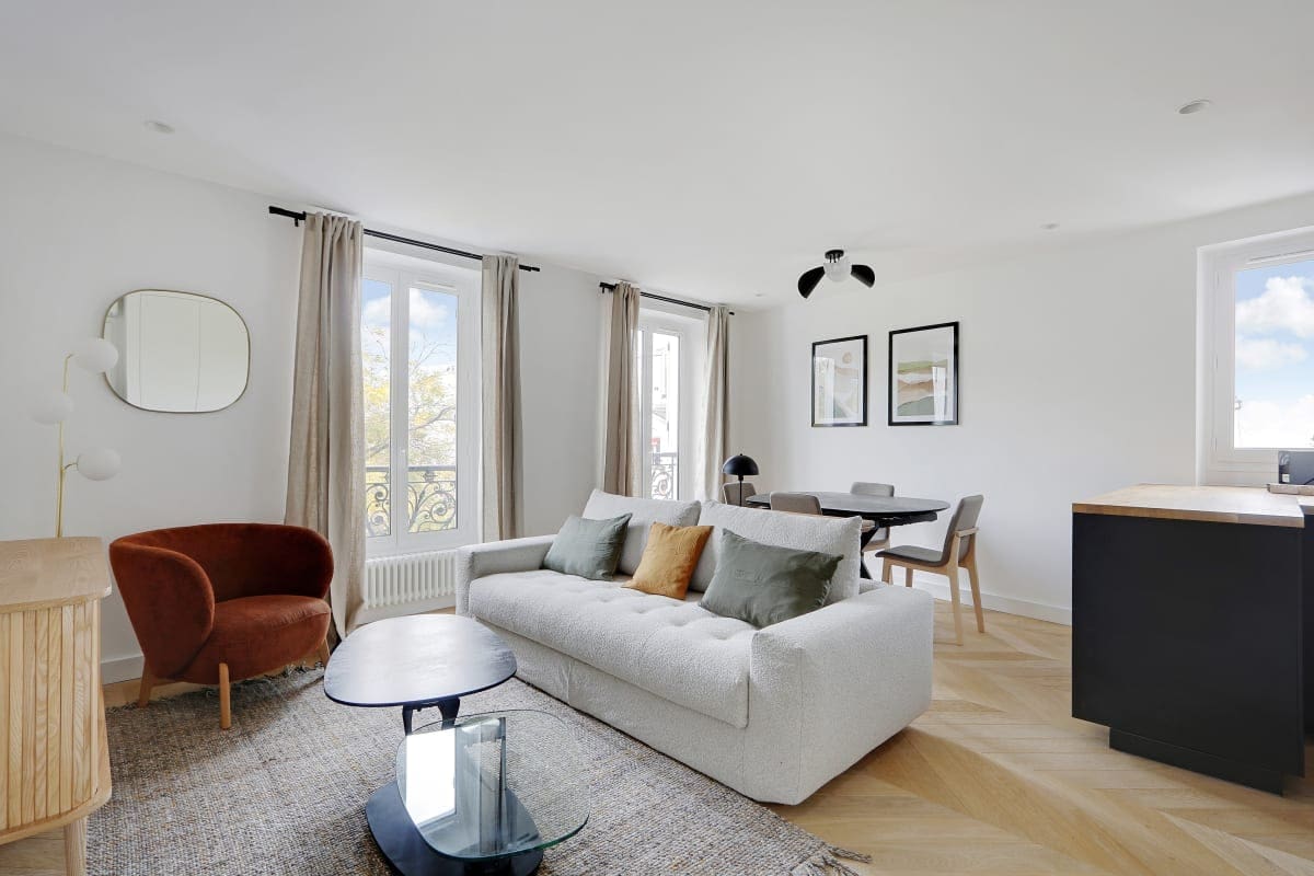 Château Tertre Montmartre: Stylish 2-Bedroom Apartment with Air-Con in Montmartre Sacré-Coeur