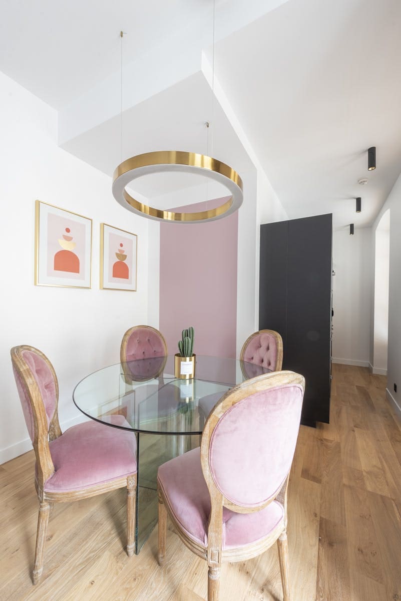 Villa Crépuscule Ternes Arc de Triomphe – Champs-Élysées-751760: Elegant 1-Bedroom Apartment with Juliet Balconies, Arc de Triomphe – Champs-Élysées
