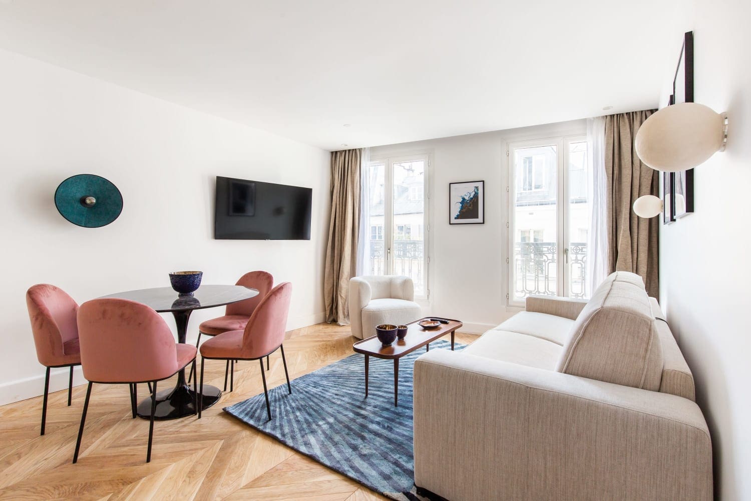 Château Trudaine Pigalle: Stylish 1-Bedroom Apartment Rental with Air-Con and Family Features, South Pigalle