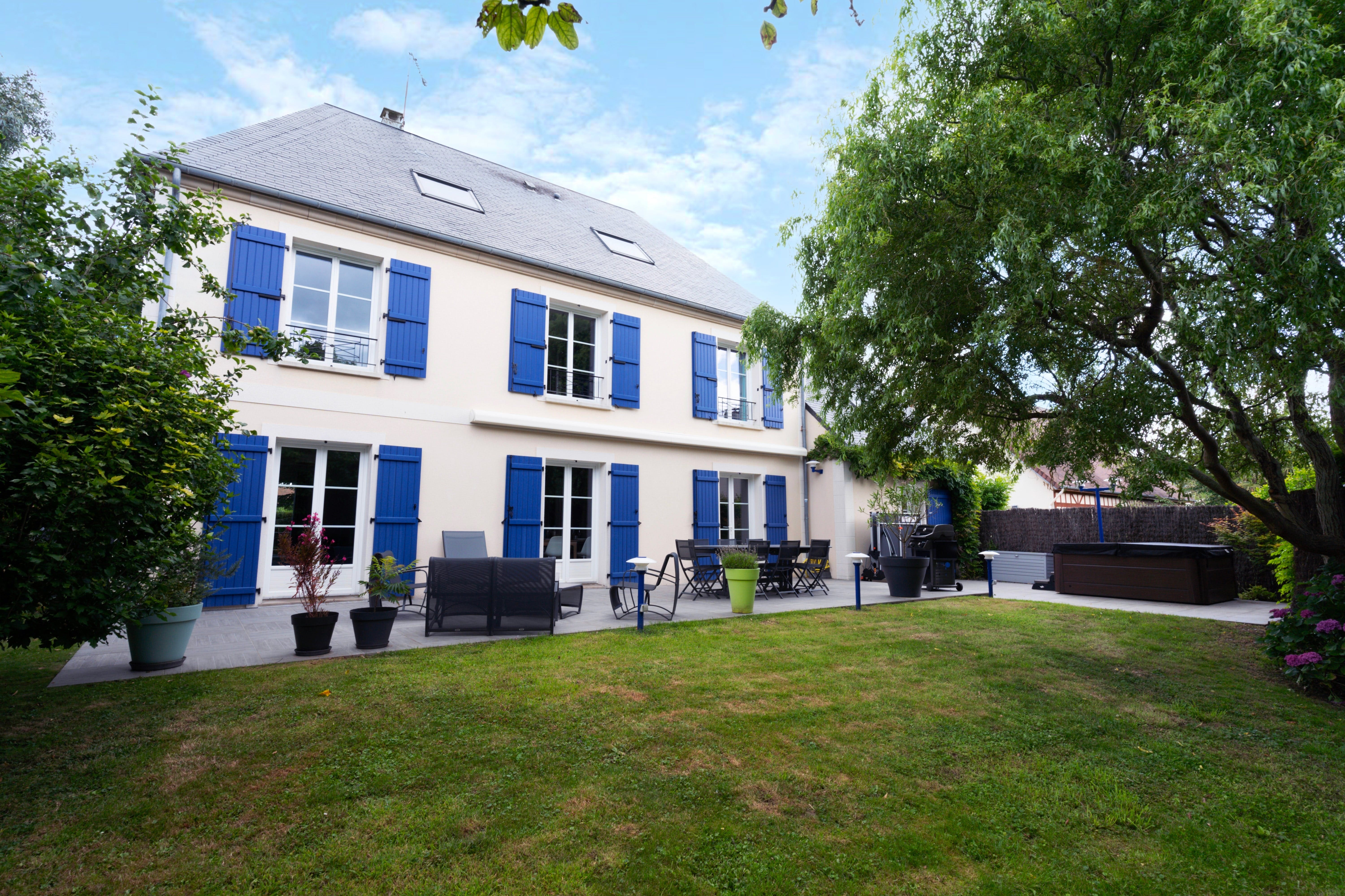 Château Vaucelles Villers-sur-Mer: Luxury 5-Bedroom Apartment with Hot Tub and Seaview, Calvados Normandy