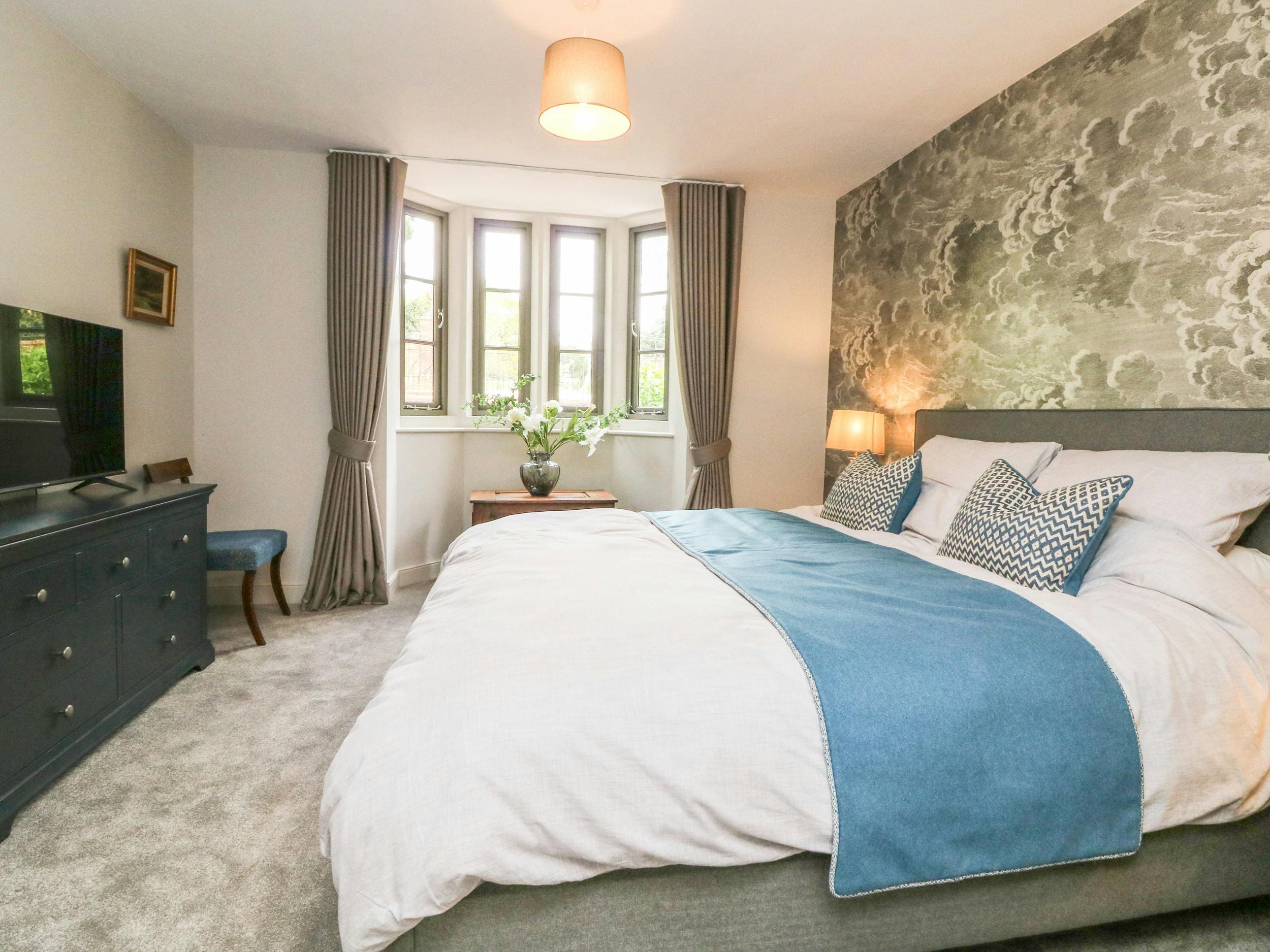 Cottage Blackdown Somerset: Charming 2-Bedroom Romantic Villa with Hot Tub and Countryside Views, Somerset
