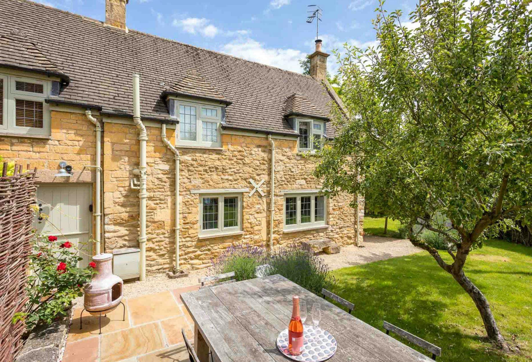 Cottage Cotswoldia Chipping Campden: Charming 2-Bedroom Holiday Cottage with Garden, Gloucestershire