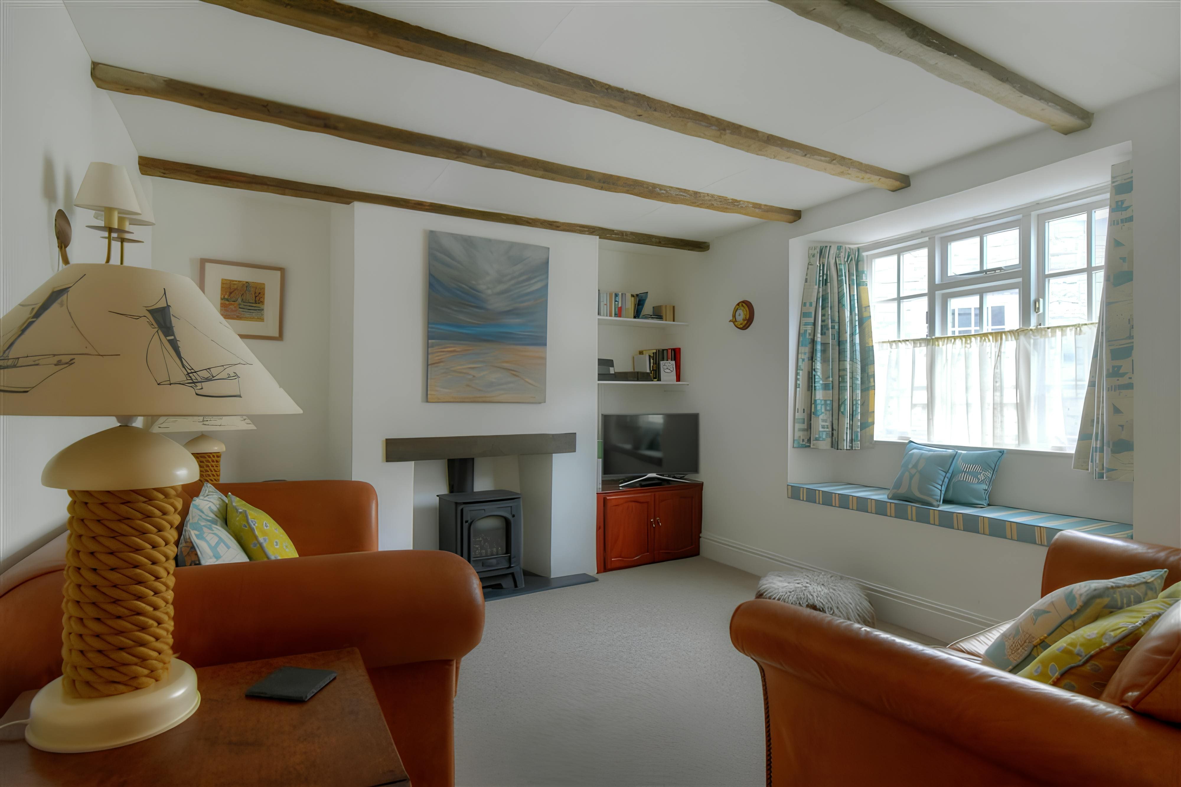 Cottage Lymewood Lyme Regis: Charming 2-Bedroom Holiday Cottage with Seaviews and Beach Nearby, Lyme Regis