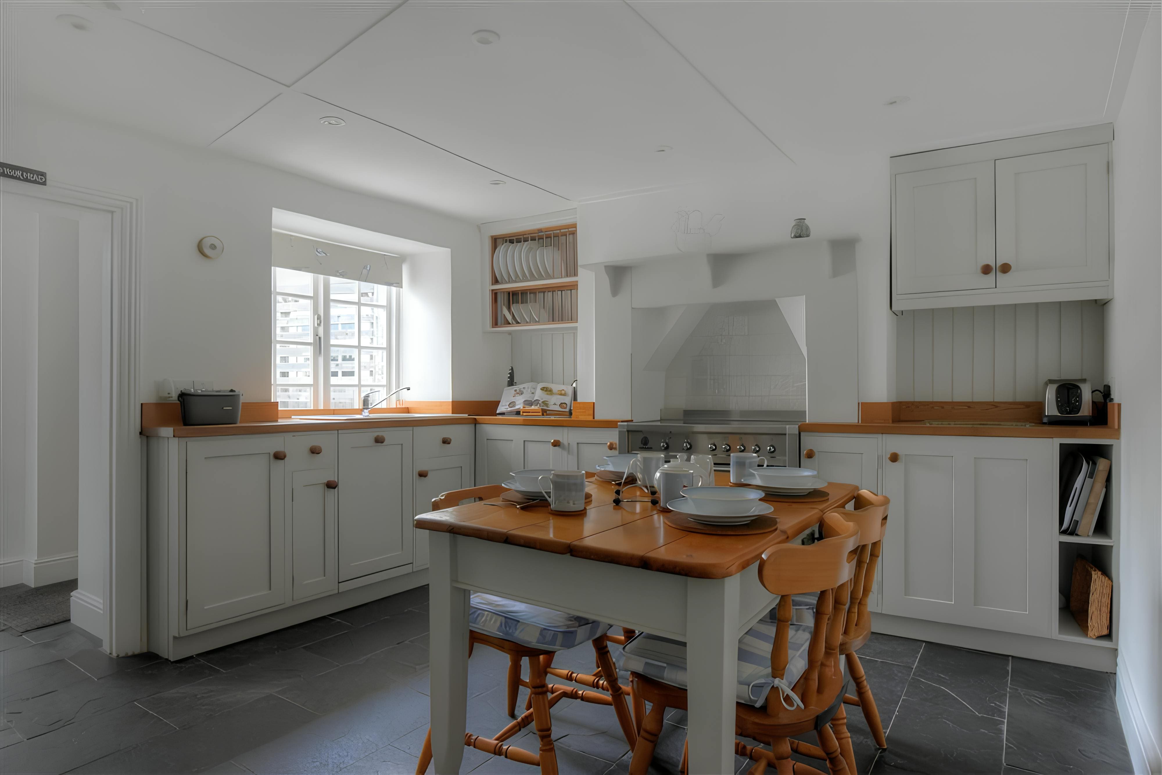 Cottage Lymewood Lyme Regis: Charming 2-Bedroom Holiday Cottage with Seaviews and Beach Nearby, Lyme Regis