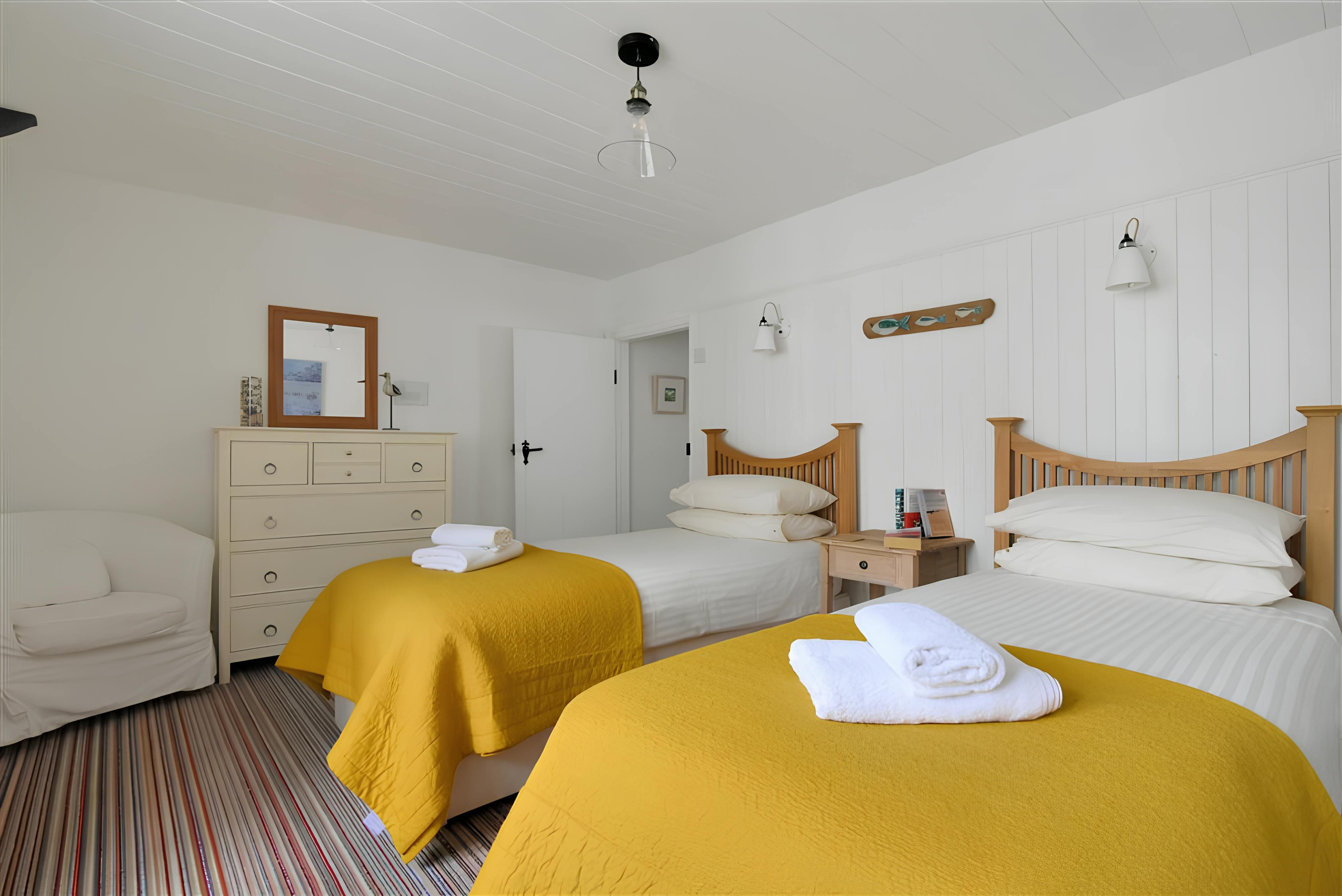 Cottage Lymewood Lyme Regis: Charming 2-Bedroom Holiday Cottage with Seaviews and Beach Nearby, Lyme Regis