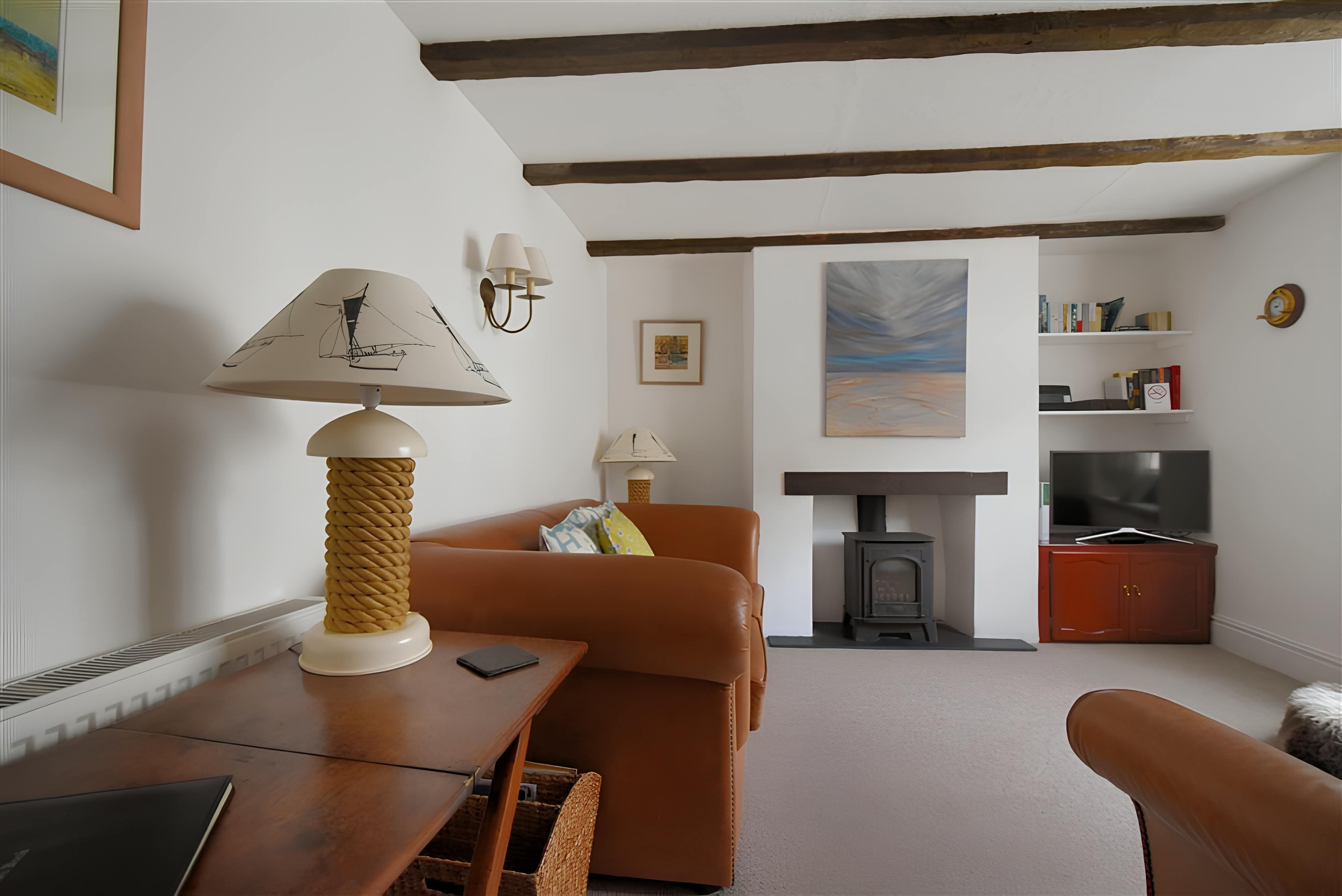 Cottage Lymewood Lyme Regis: Charming 2-Bedroom Holiday Cottage with Seaviews and Beach Nearby, Lyme Regis