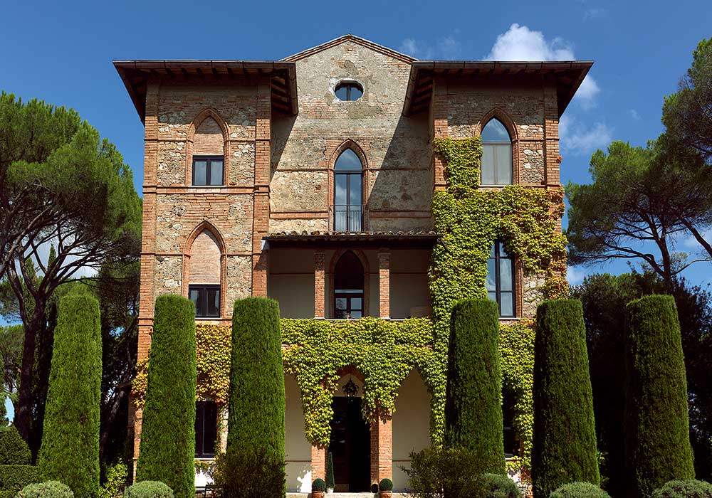 Palazzo Levante San Rocco Siena: Spacious 8-Bedroom Villa with Pool and Countryside Views, Siena