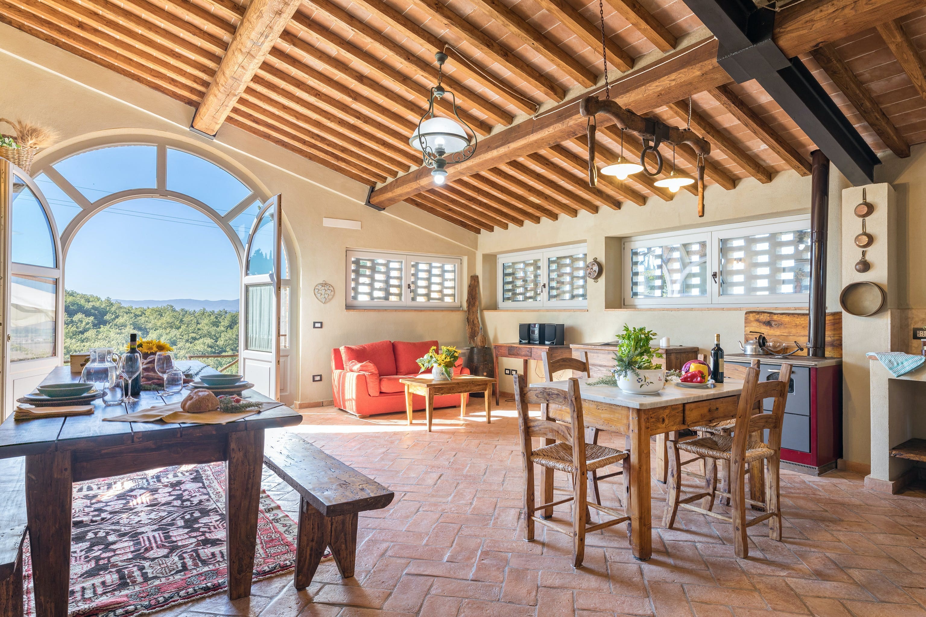 Fattoria Crevole Buonconvento: Charming 5-Bedroom Farmhouse with Pool, Tuscany