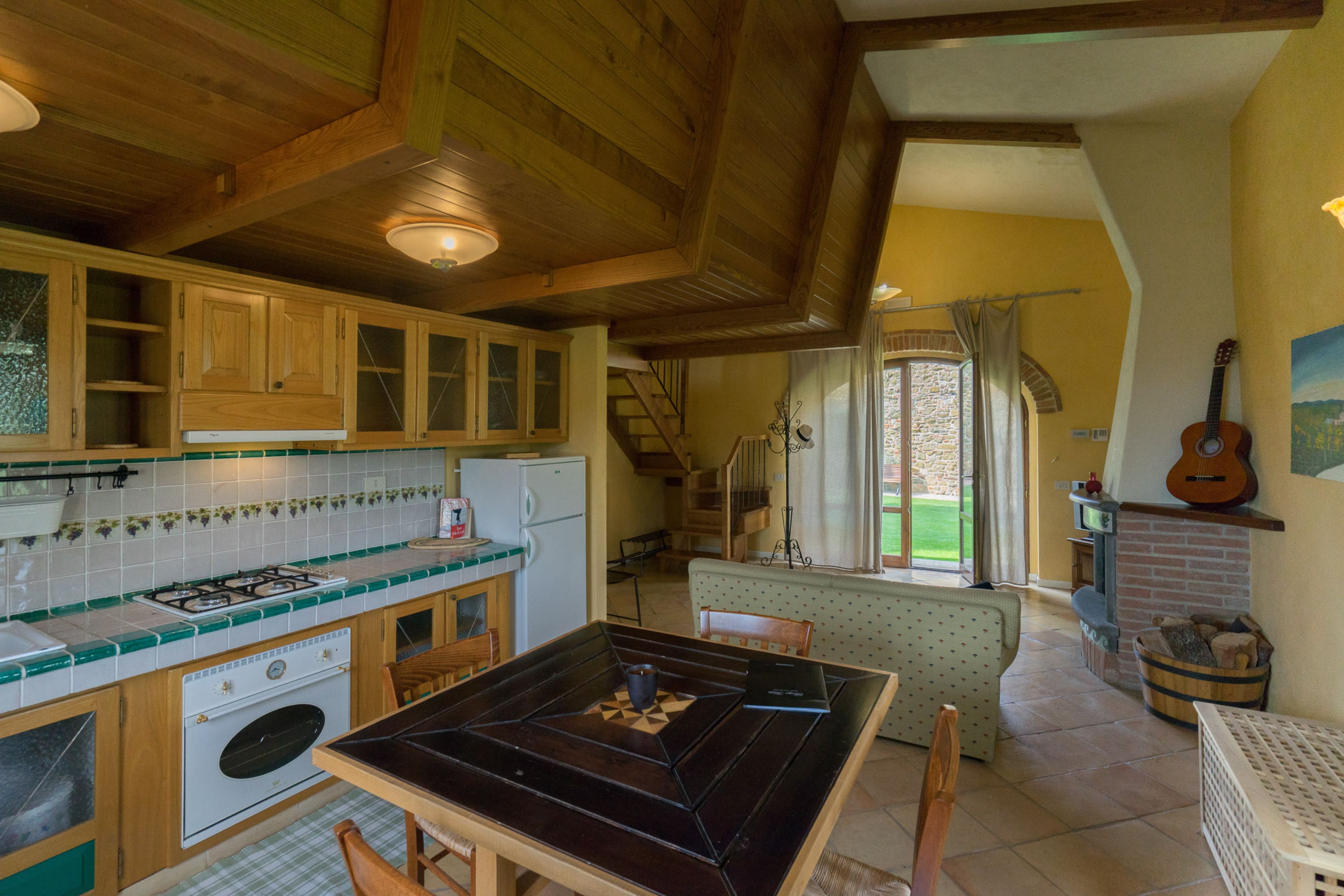 Fattoria Pievese Cortona: Spacious 10-Bedroom Apartment with Pool, Tuscany Countryside