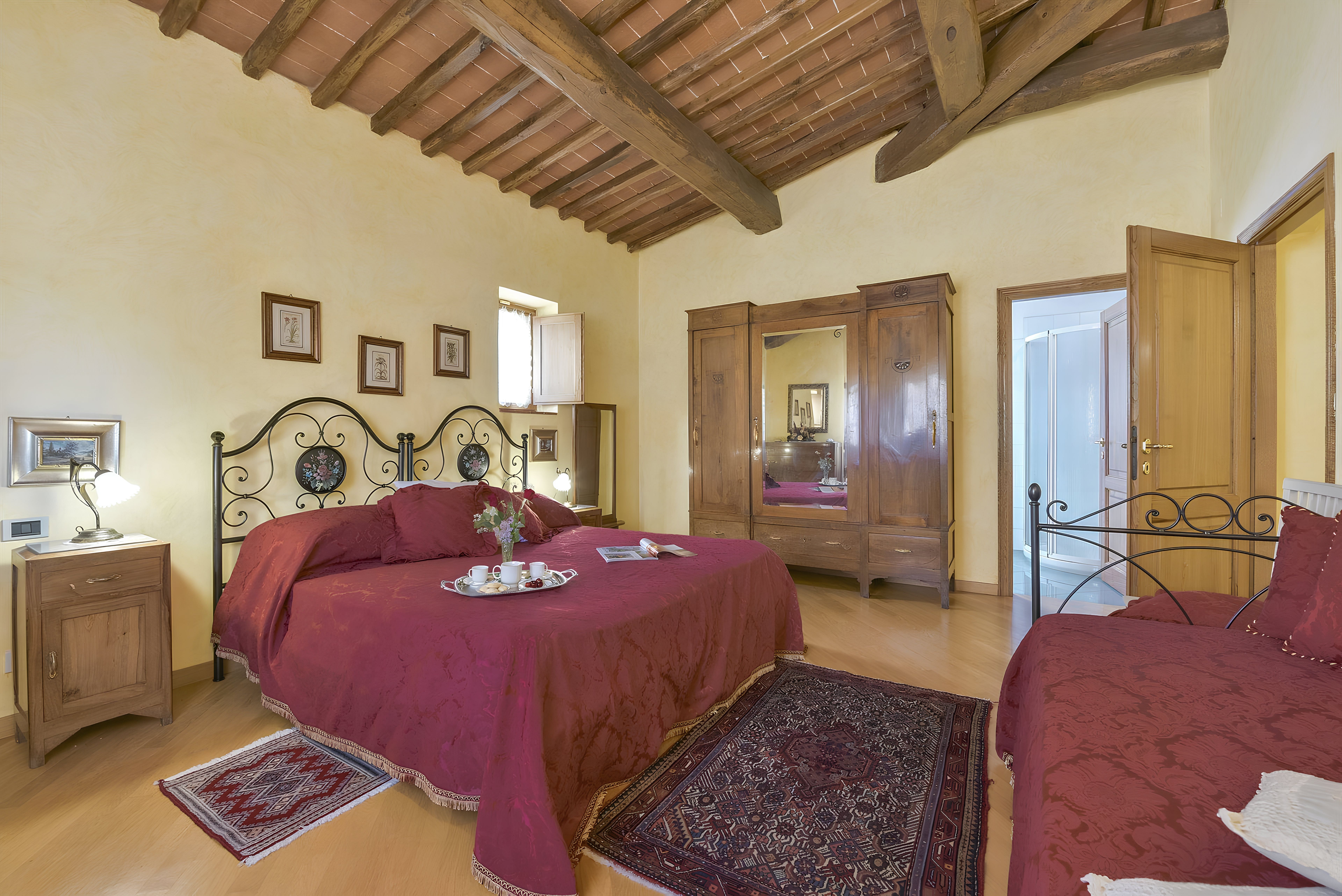 Fattoria Poggio Cortona: Luxury 6-Bedroom Apartment with Sauna and Pool, Val di Chiana