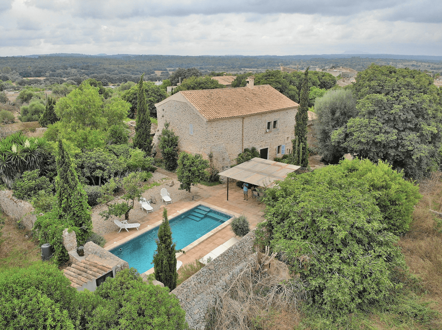 Finca Garrover Llubí: Spacious 4-Bedroom Apartment with Private Pool in Pla de Mallorca