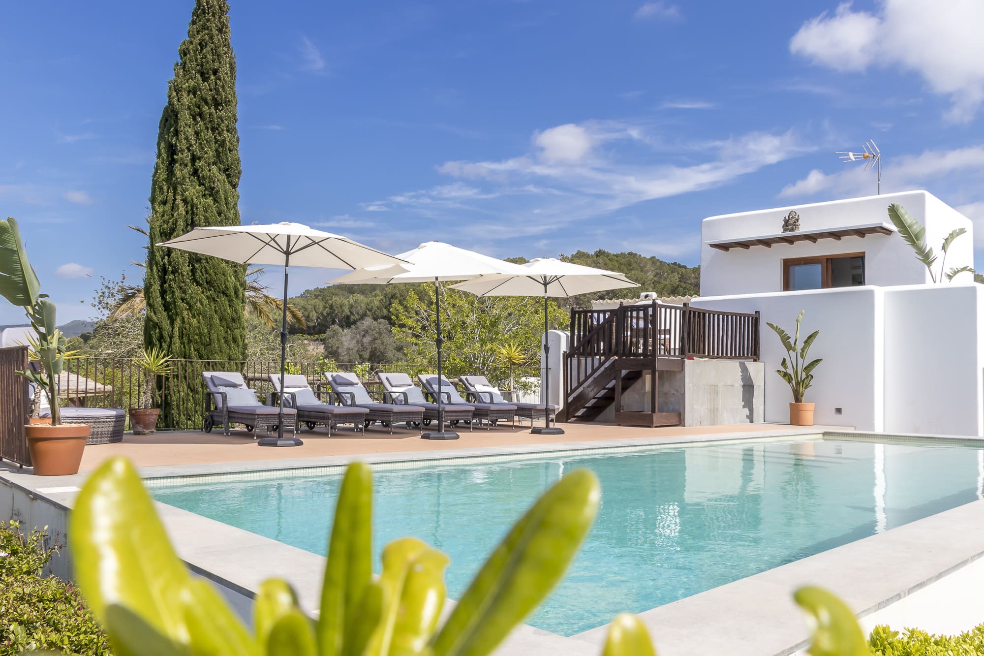 Finca Sabina Eulària: Spacious 12-Bedroom Villa with Pool and Sea Views, Ibiza