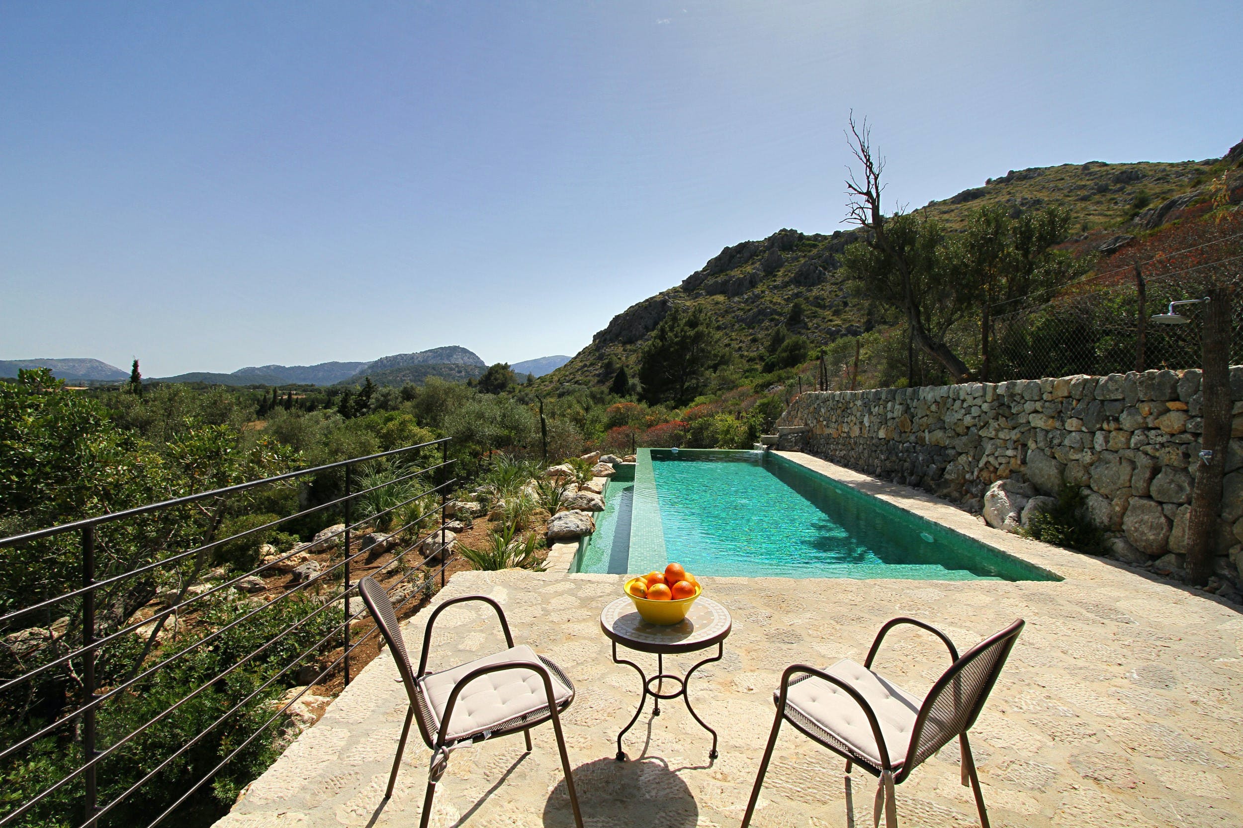 Finca Tramuntana Pollença: Luxury 3-Bedroom Apartment with Infinity Pool and Sea View, Pollença