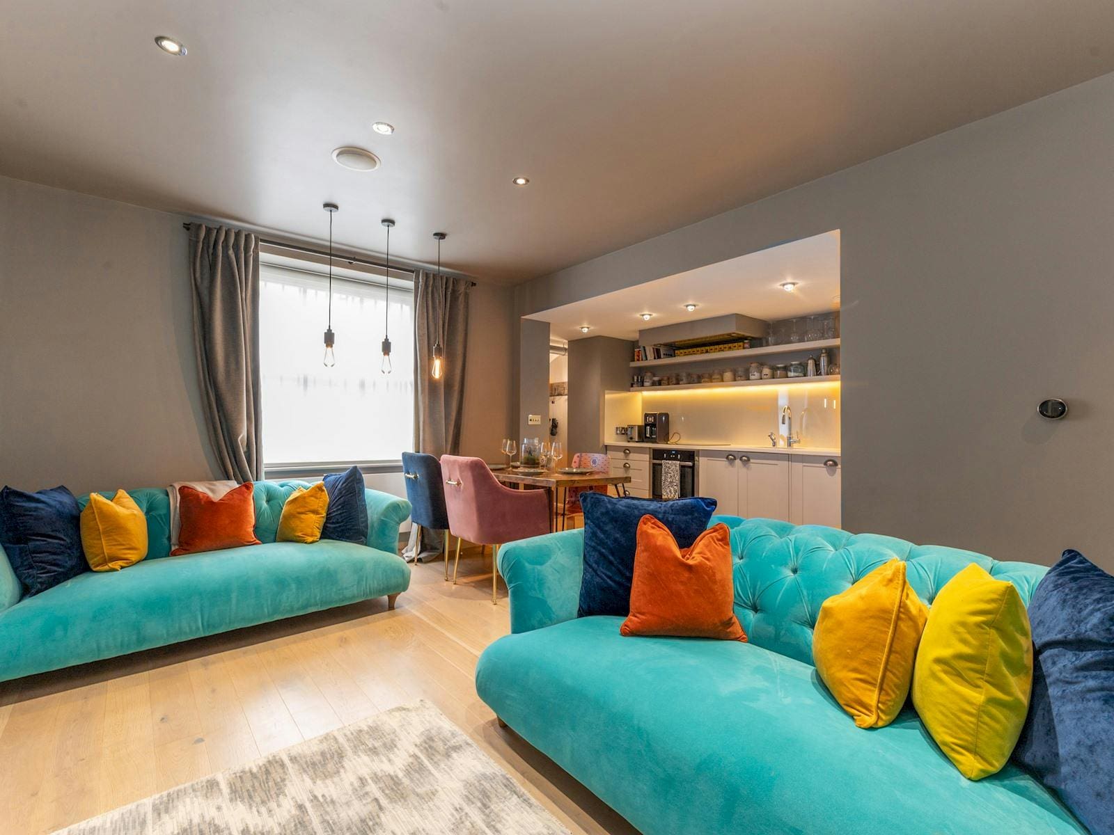 Flat Colville Notting Hill: Stylish 2-Bedroom Flat with Family-Friendly Features in Notting Hill