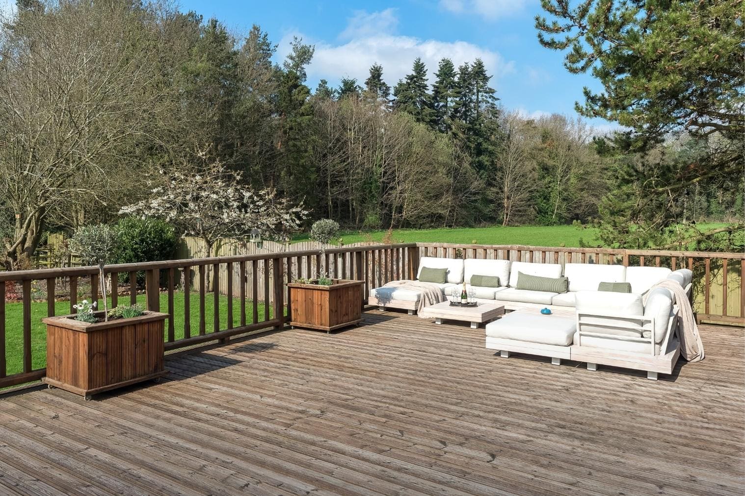 House Bagot AbbotsBromley: Luxury 5-Bedroom House with BBQ and Countryside Views, Staffordshire