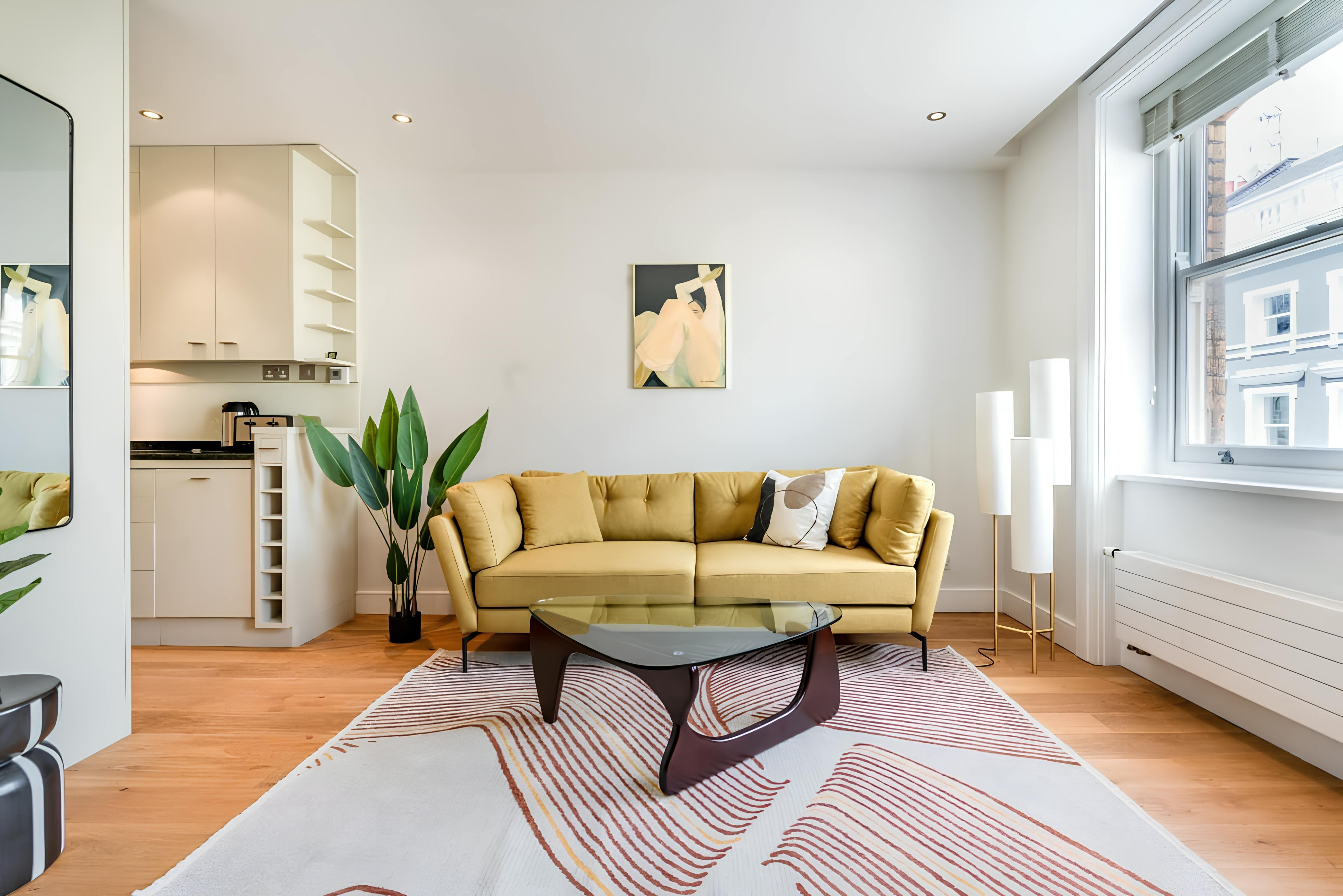House Helm Drury Lane Covent Garden: Chic 1-Bedroom Apartment Rental with Family-Friendly Features, Covent Garden