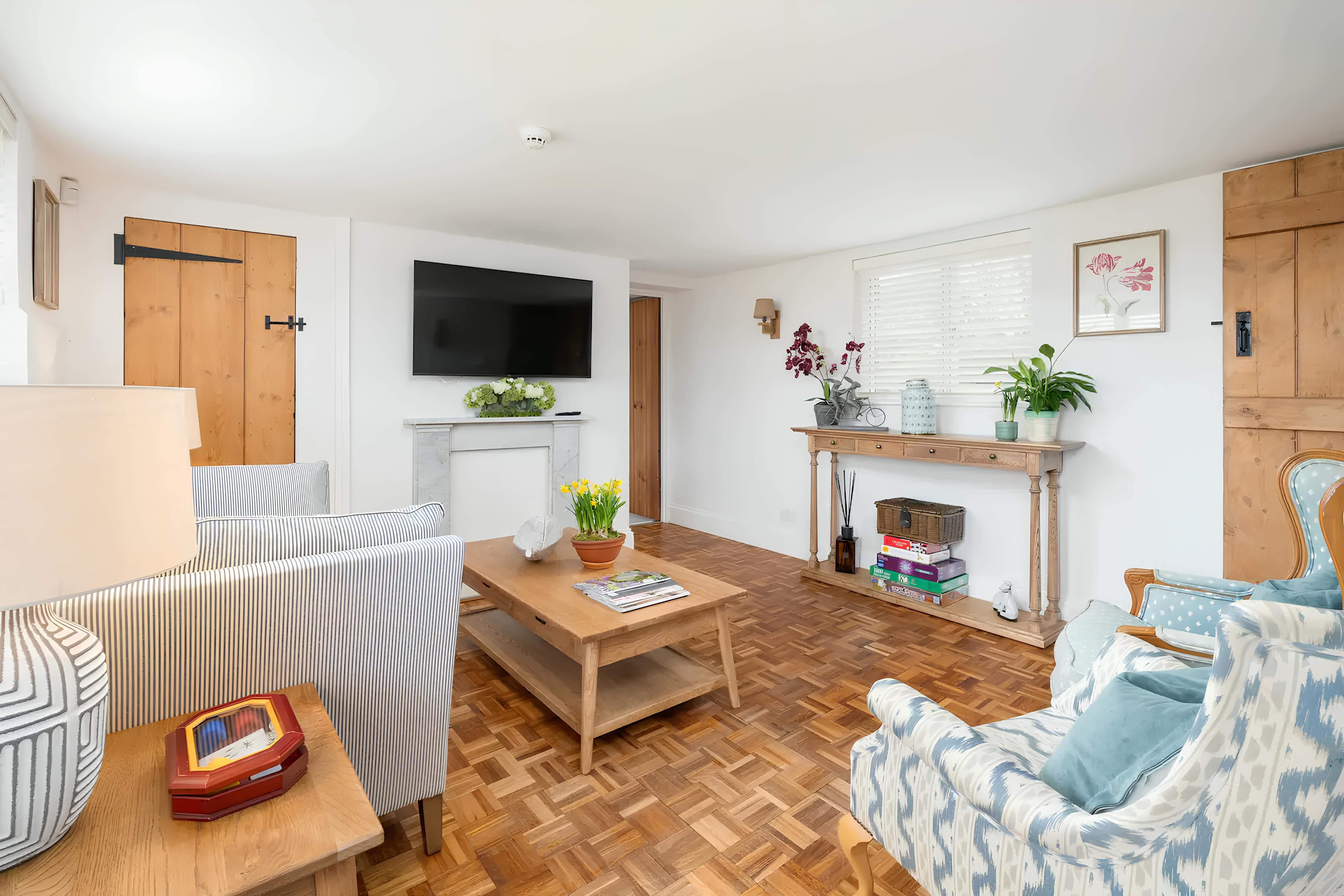 House Benington Hertfordshire: Charming 4-Bedroom Holiday Cottage with Private Garden, Hertfordshire