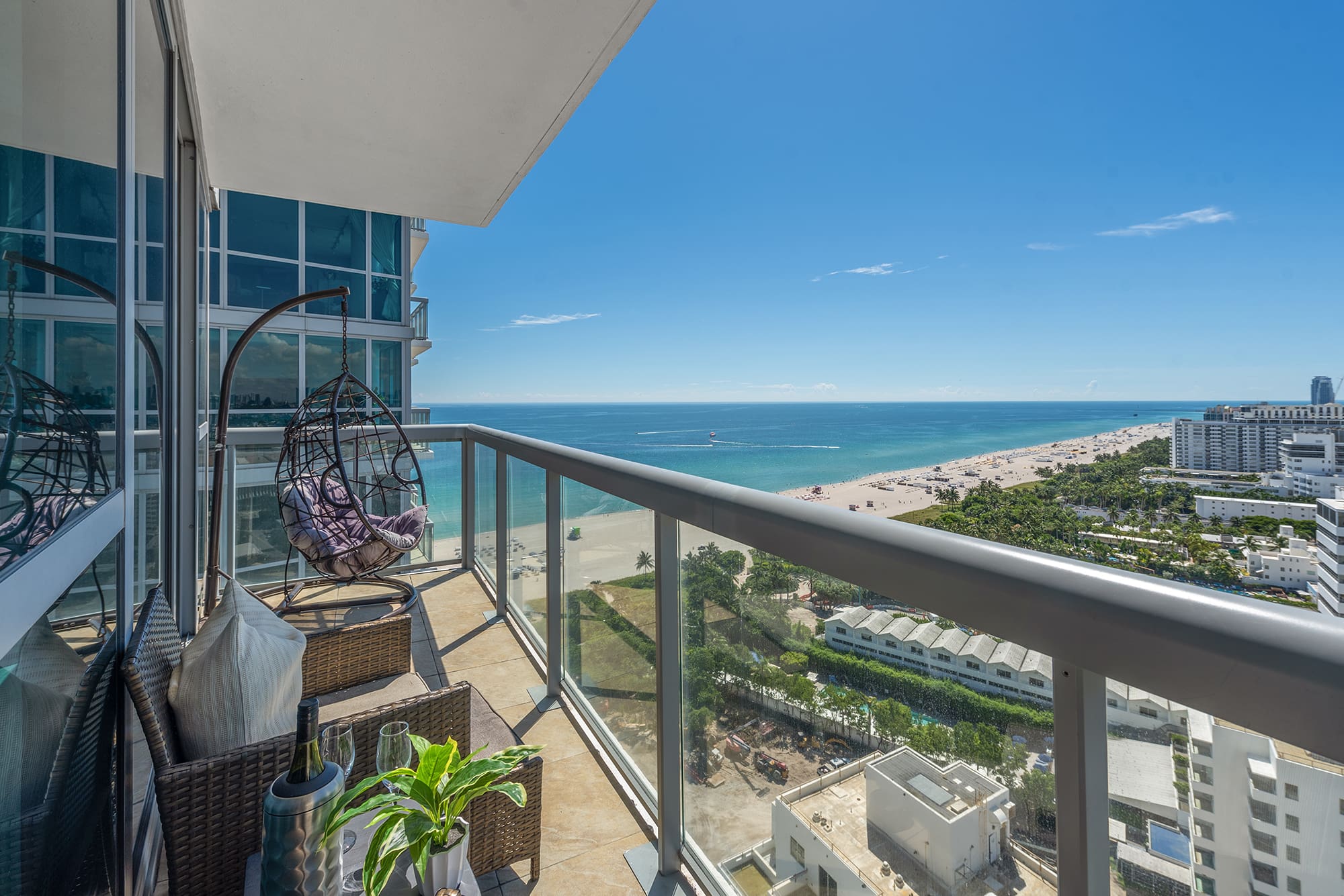 Villa Zephyros Belle Isle Miami Beach: Luxury 2-Bedroom Apartment with Ocean Views, Miami Beach