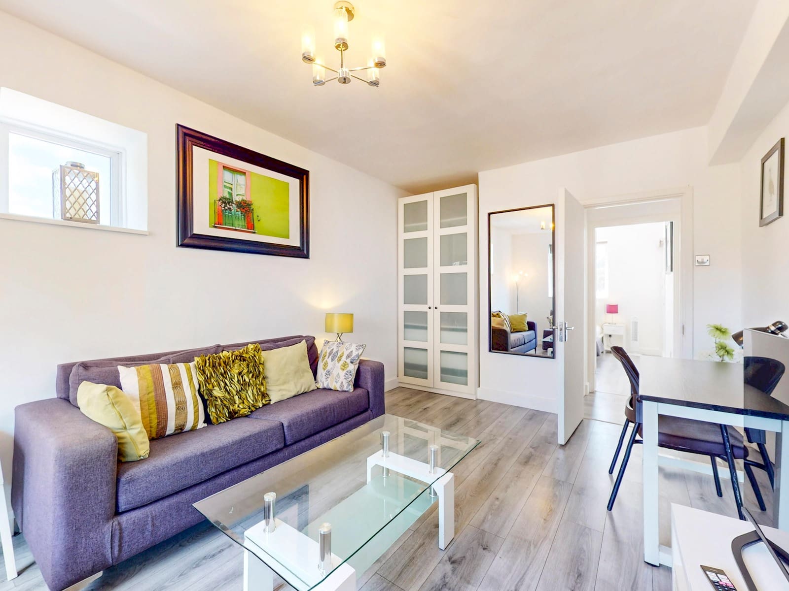 House Brill Somers Town: Bright 3-Bedroom Flat Rental with Family-Friendly Features in Somers Town, London
