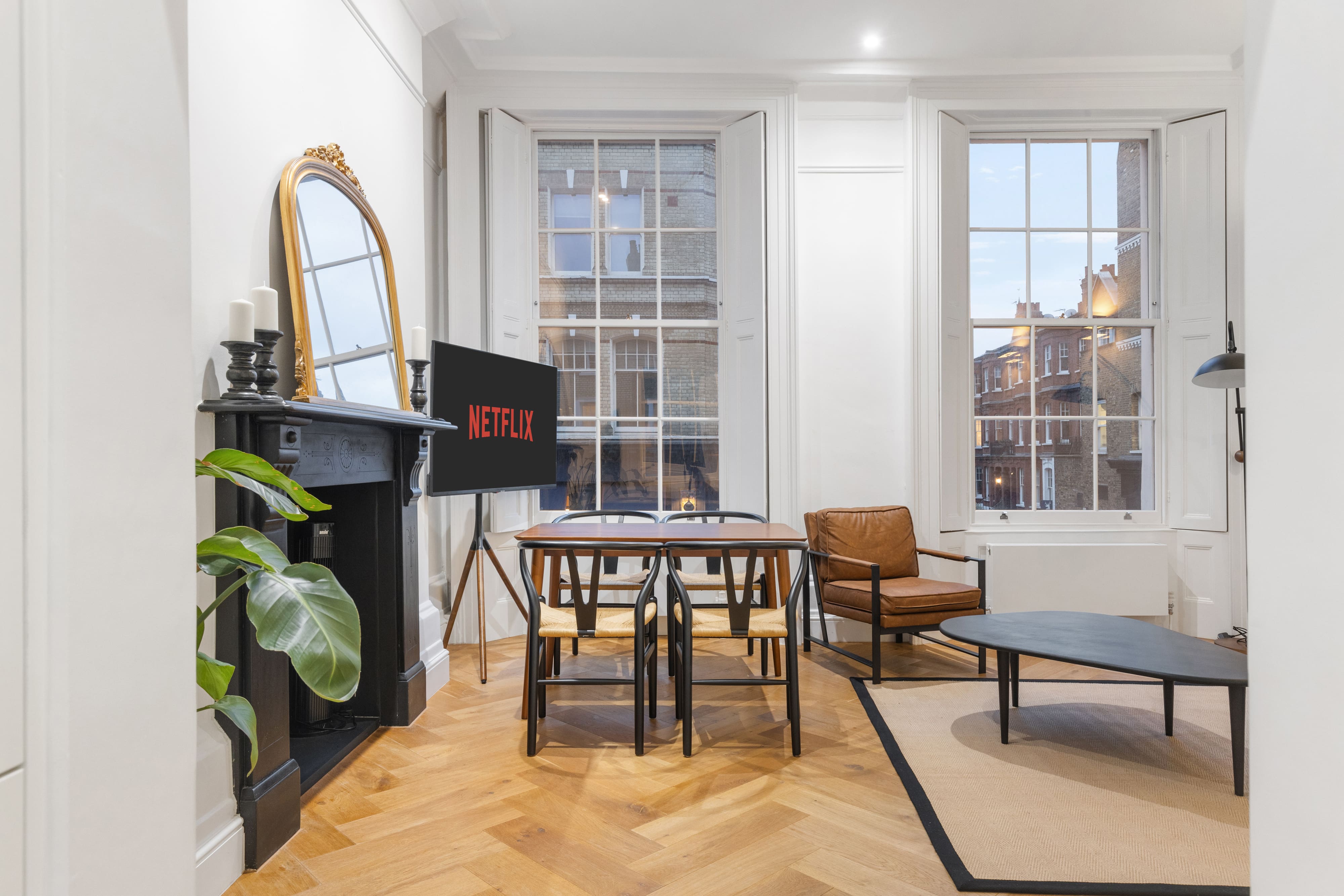 House Lysias Carlyle Square Chelsea: Chic 2-Bedroom Apartment Rental with Air-Con in Chelsea, London