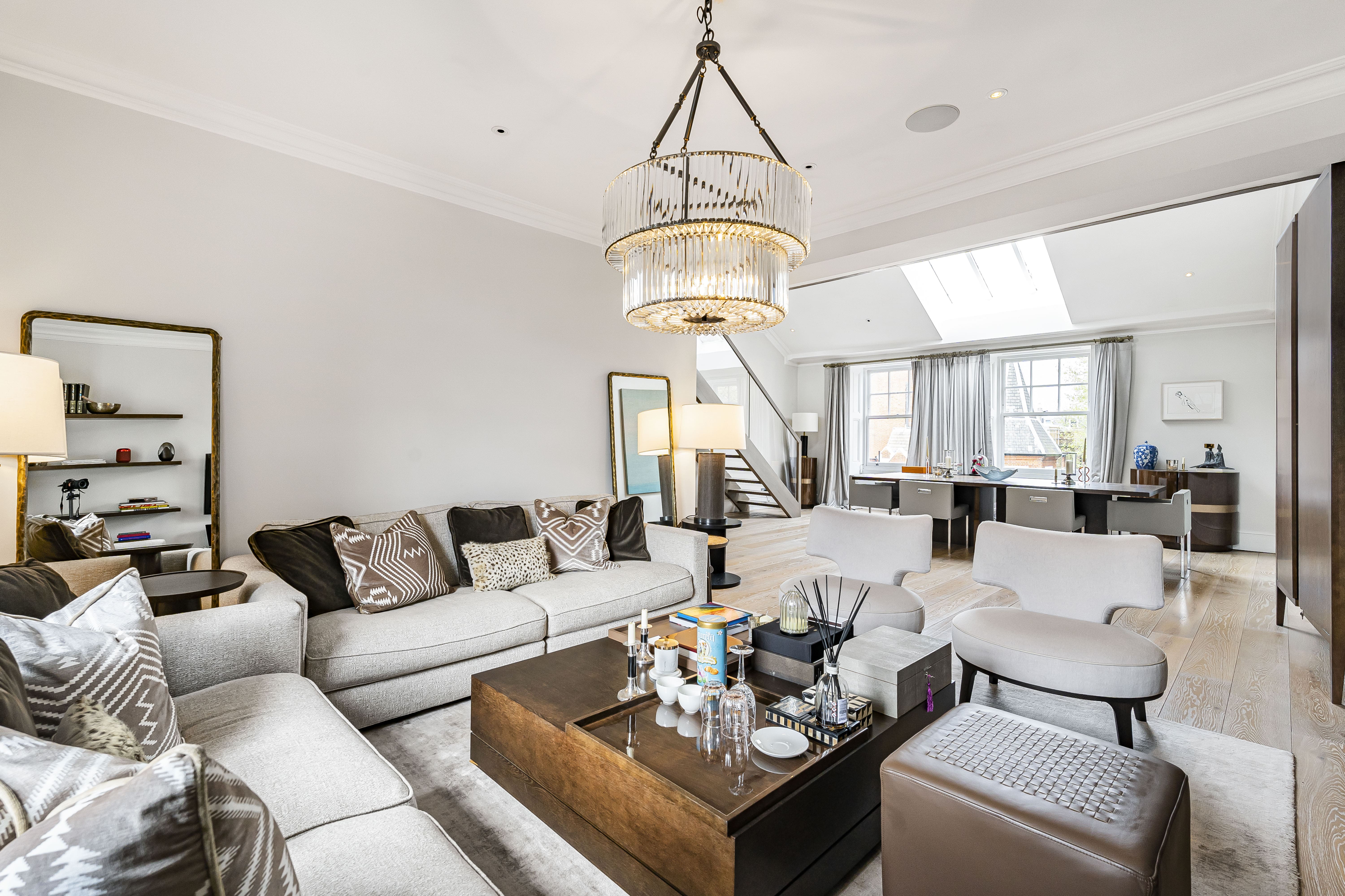 House Boreas Thurloe Square South Kensington: Elegant 3-Bedroom Luxury House with Rooftop Terrace, South Kensington