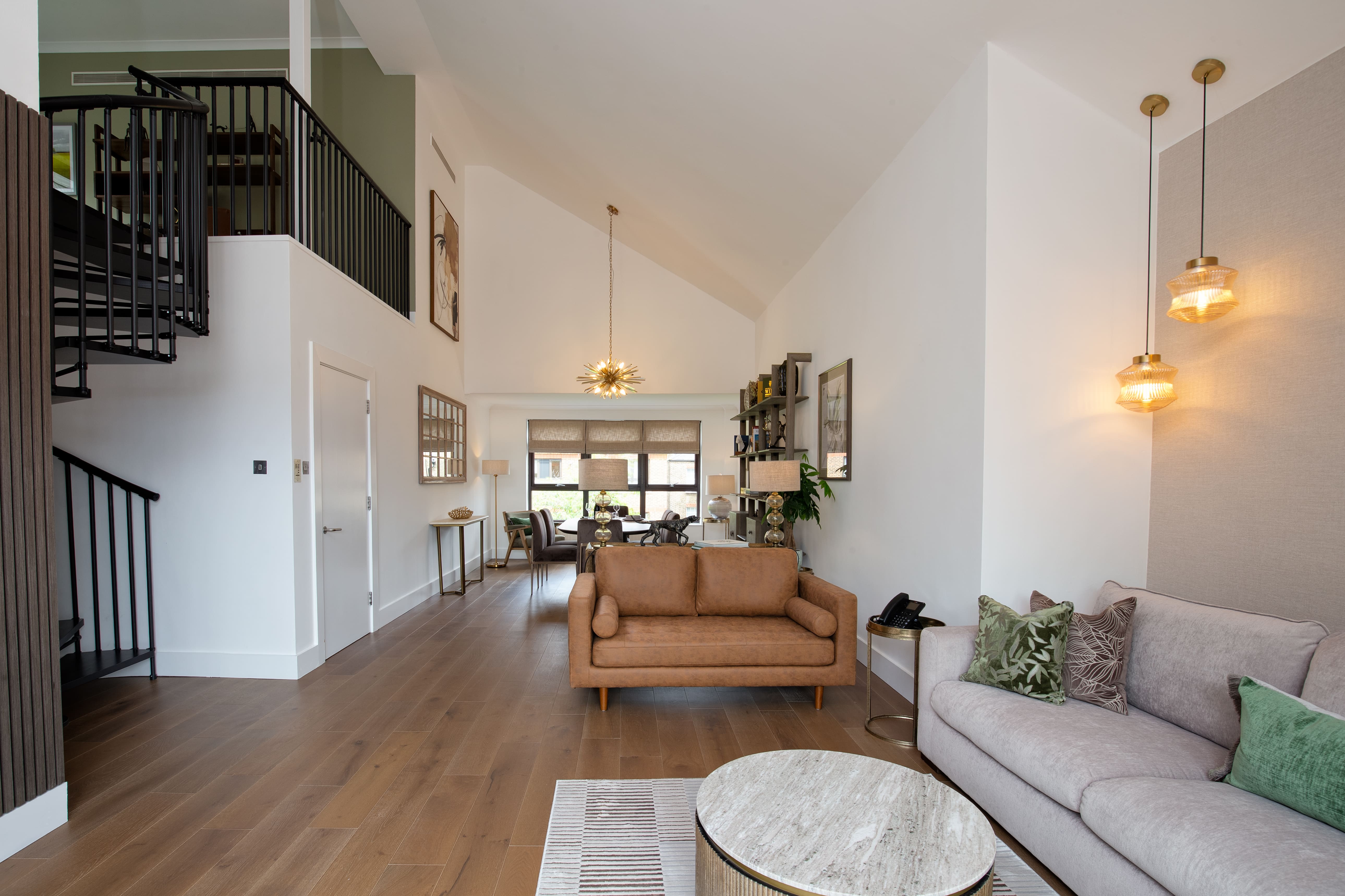 House Vesper Phillimore Kensington: Elegant 3-Bedroom Apartment with Air-Con, Kensington
