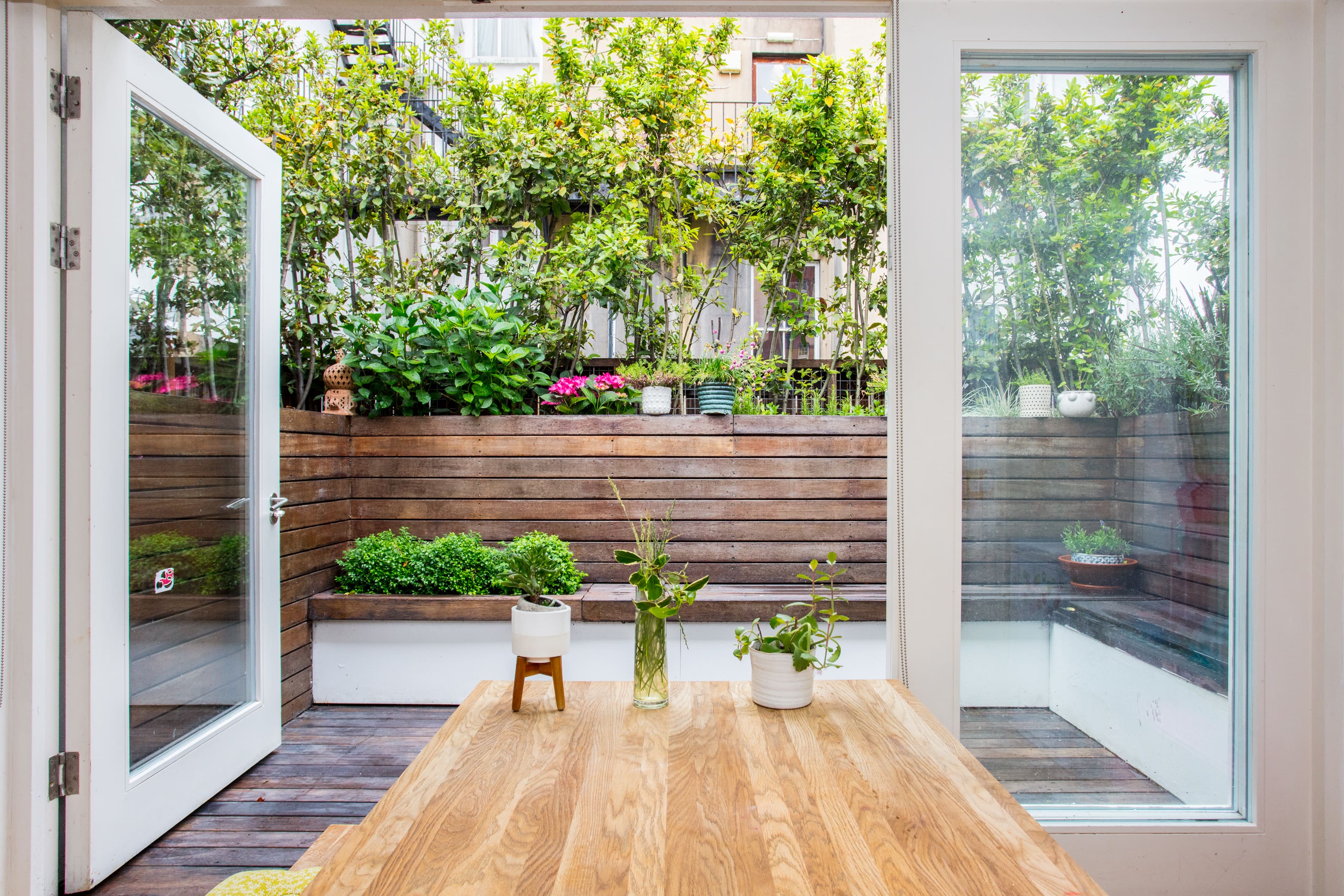 House Brompton Kensington South Kensington 29: Chic 2-Bedroom Apartment Rental with Private Terrace in South Kensington