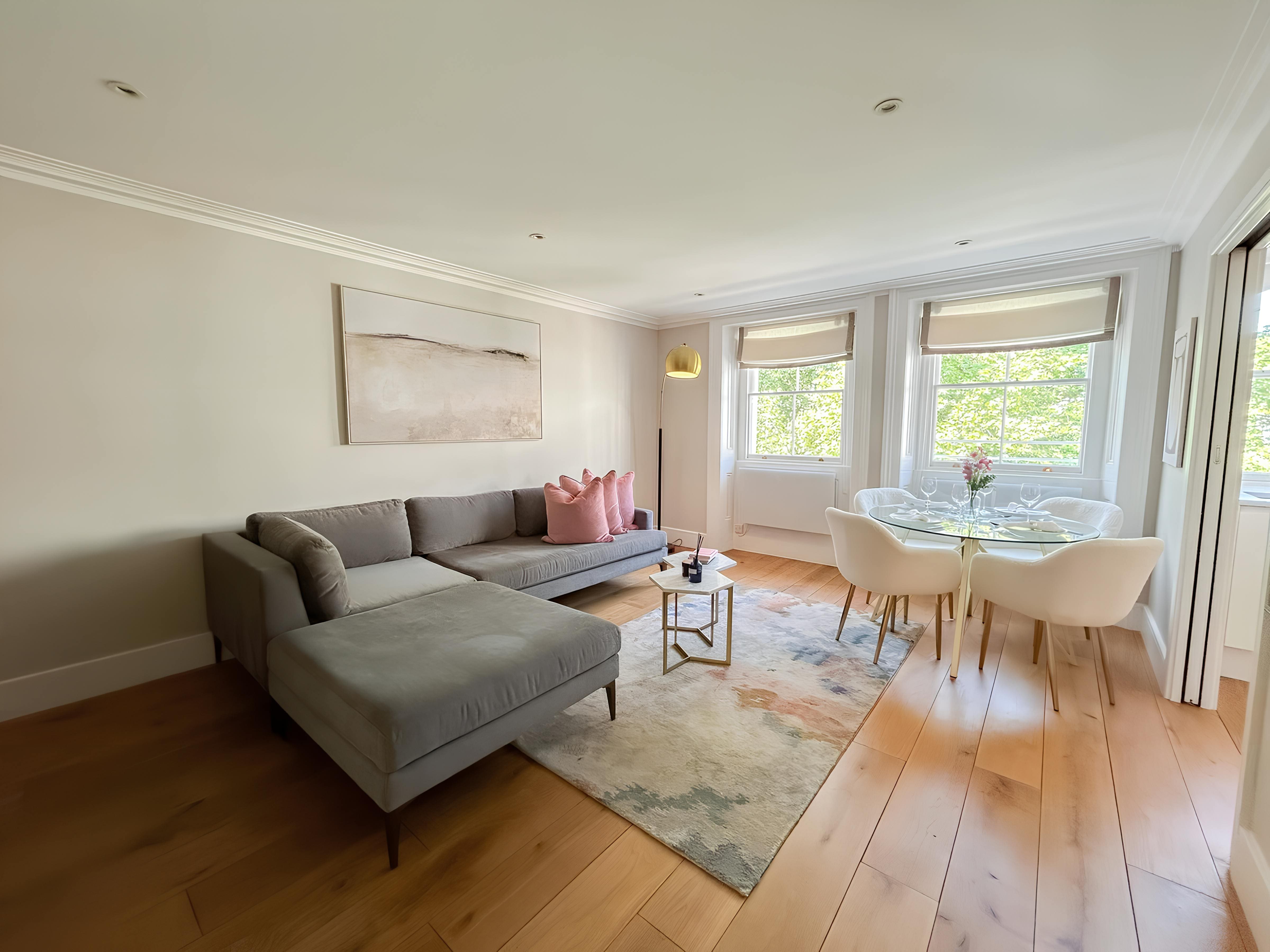 House Helm Palace Gardens Knightsbridge: Stylish 1-Bedroom Apartment Rental with Family-Friendly Features, Knightsbridge London