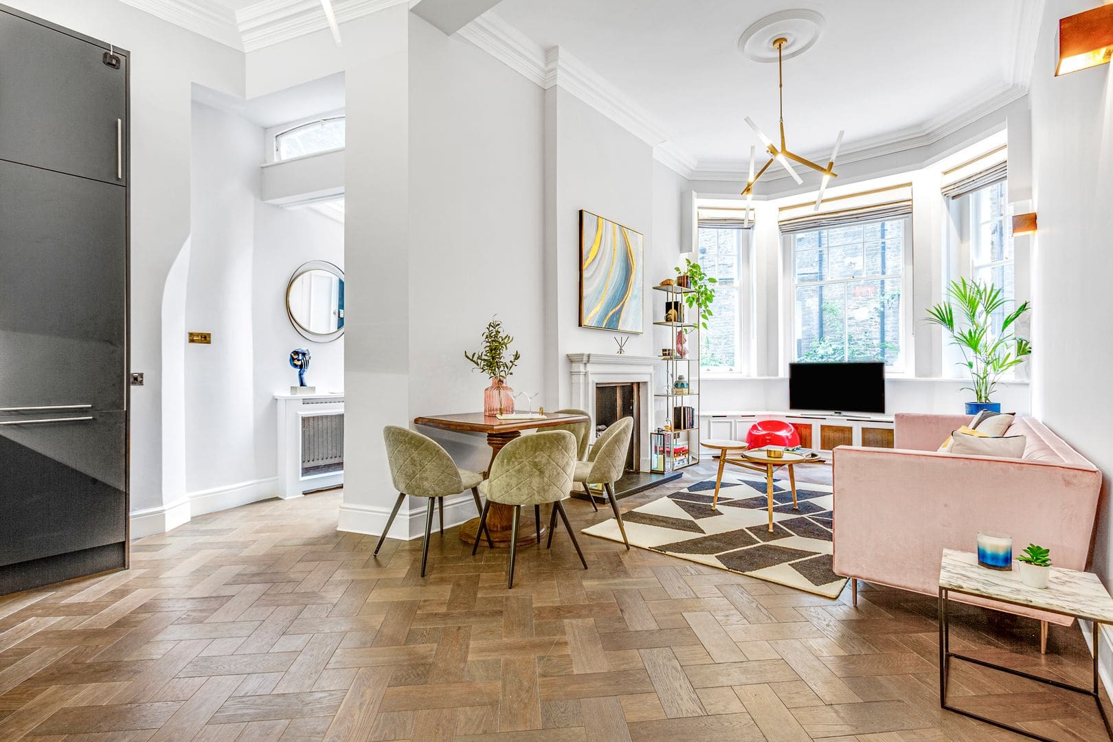 House Gregale Lots Road Chelsea: Luxury 2-Bedroom Apartment for Families, Chelsea