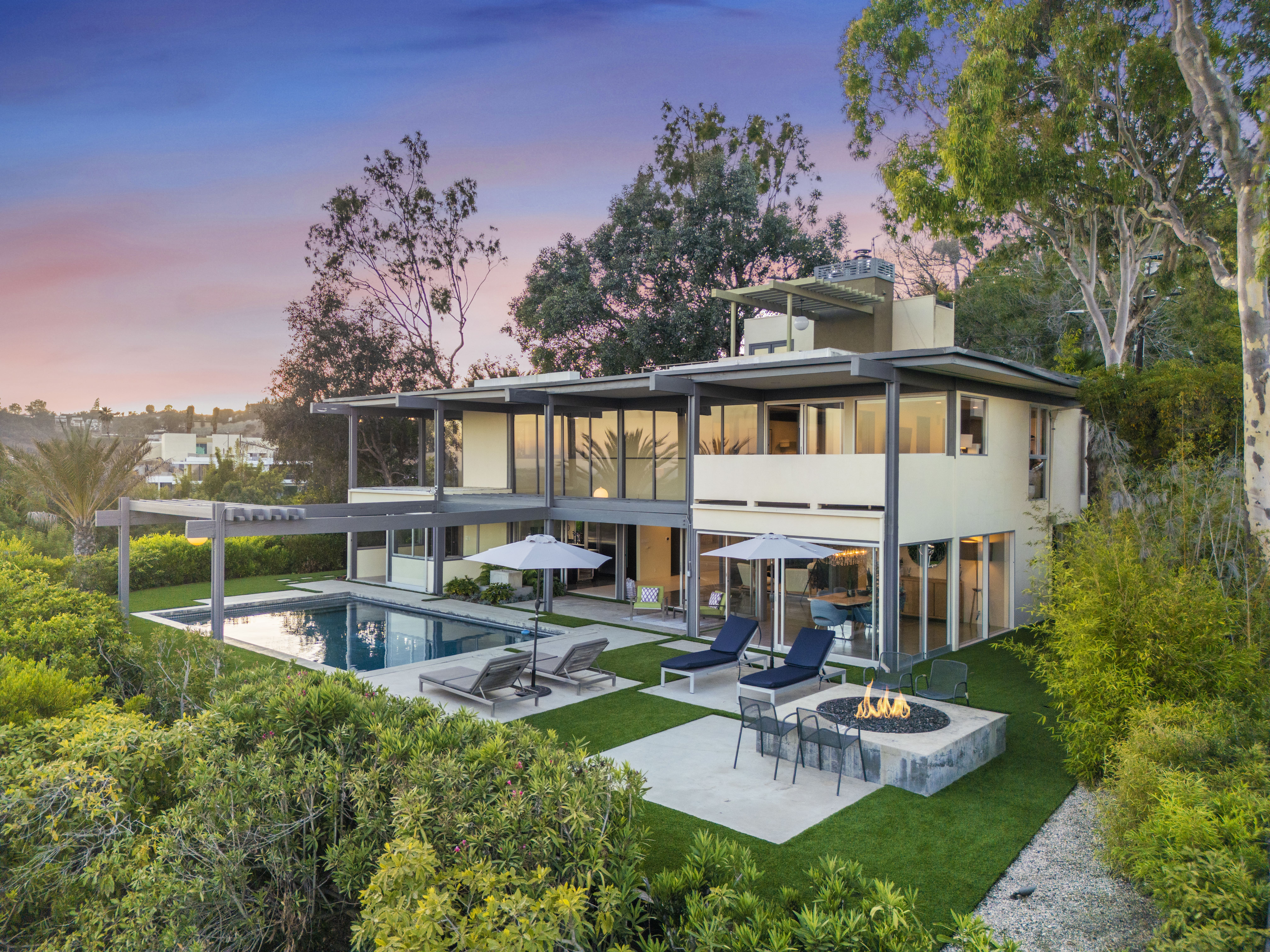 Villa Boreas Franklin Canyon Beverly Crest: Luxury 3-Bedroom Villa with Pool and Hot Tub, Beverly Crest