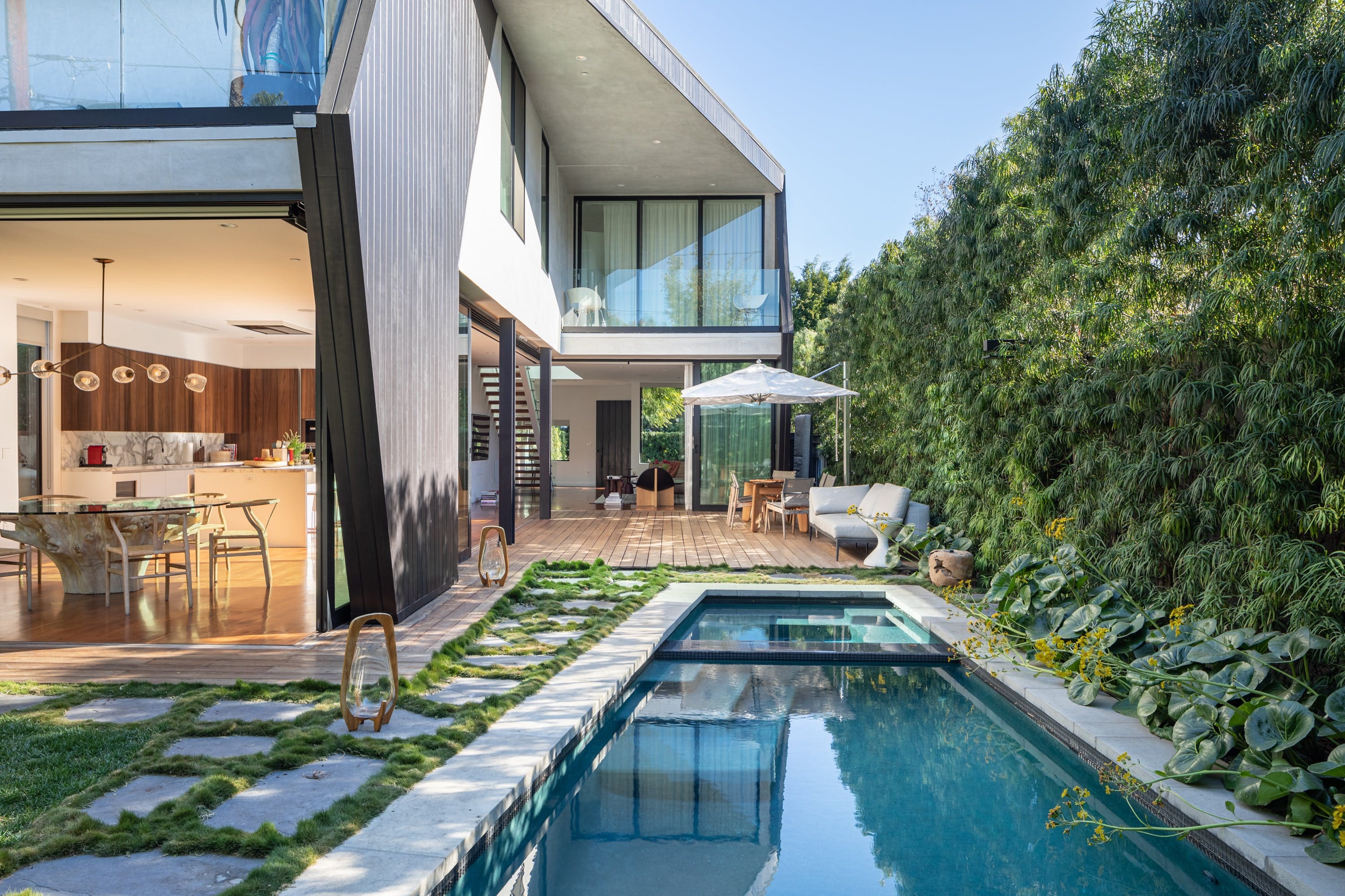 House Cahuenga BeverlyGrove: Elegant 3-Bedroom Luxury Villa with Pool and Hot Tub, Los Angeles