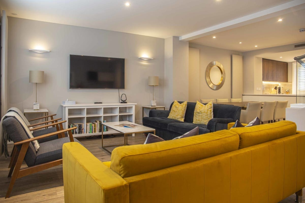 House Gloaming Berwick Soho-831313: Stylish 2-Bedroom Apartment Rental with Ensuite Bathrooms, Soho London