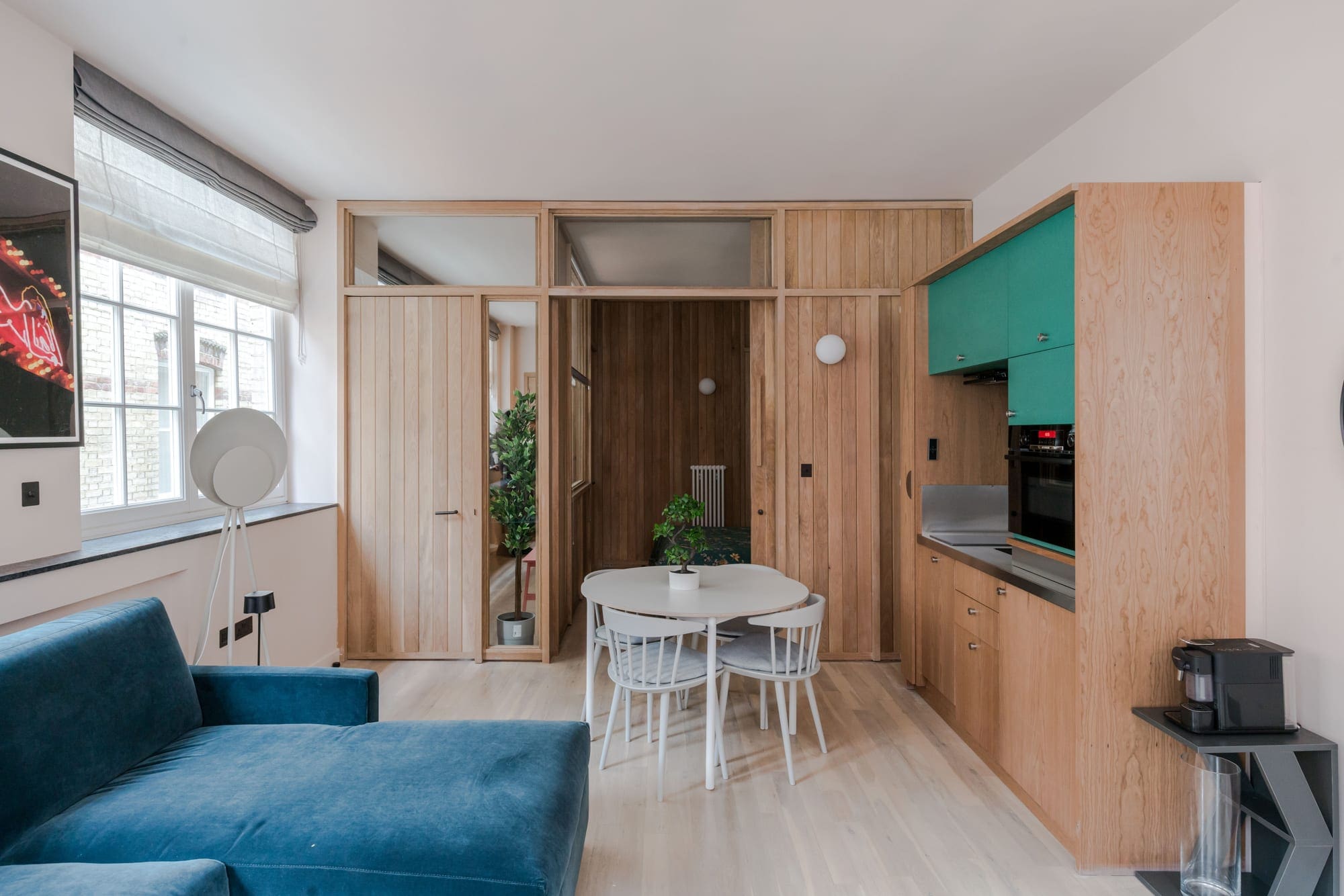House Rowan St. Anne Soho: Chic 1-Bedroom Apartment with Air-Con, Family-Friendly in Soho London