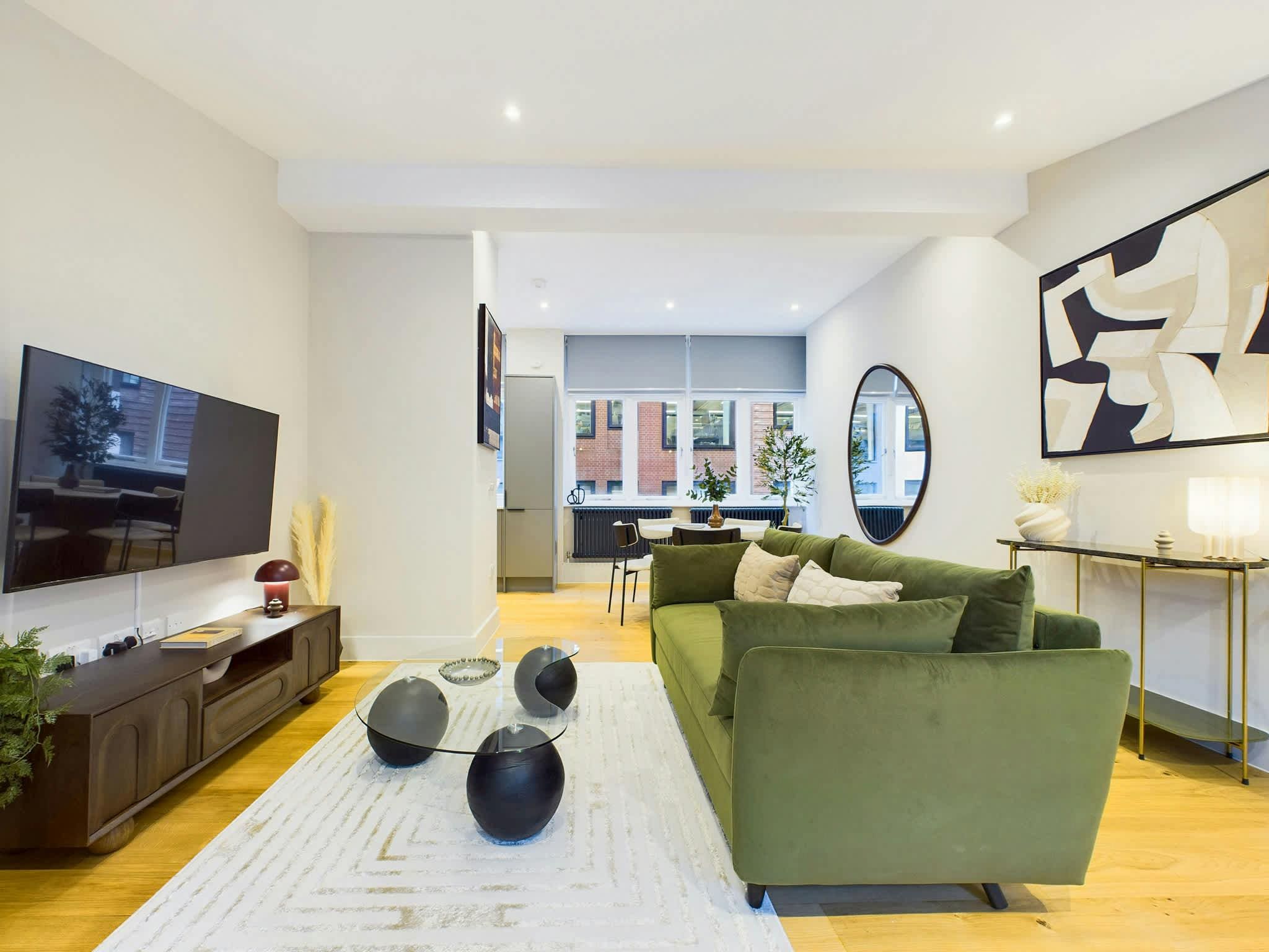 House Carnaby Soho Soho 17: Chic 1-Bedroom Apartment Rental with Family-Friendly Features, Soho London
