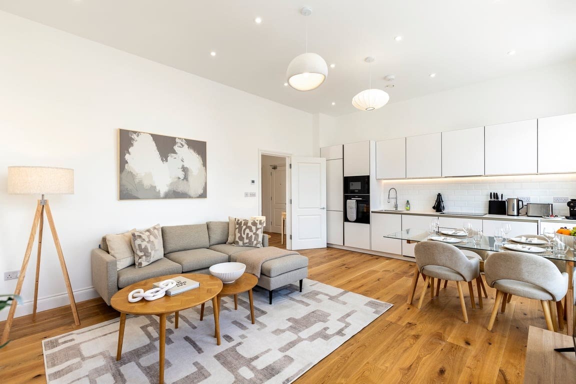 House Helm Sands Chelsea: 2-Bedroom Apartment Rental with Private Terrace in Chelsea, London
