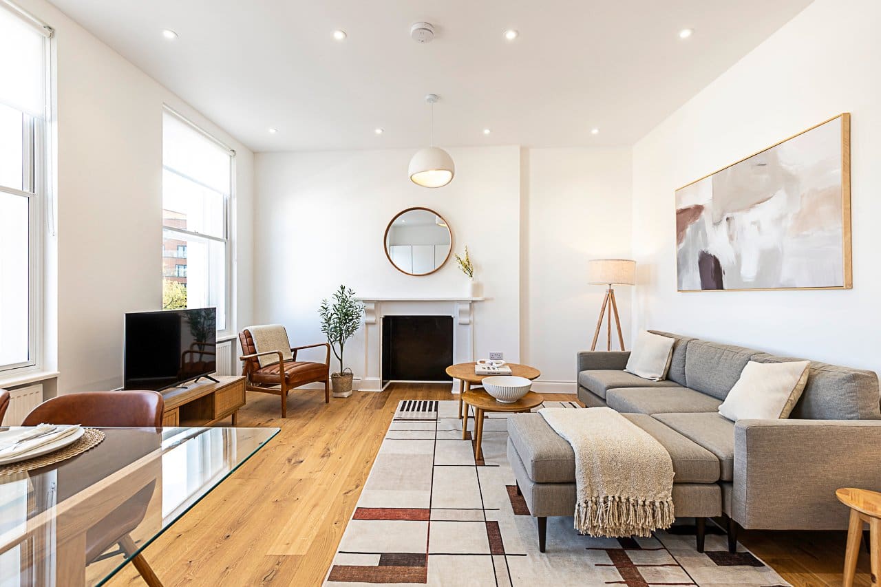 House Eventide LotsRoad Chelsea: Stylish 2-Bedroom Apartment with Private Balcony, Apartment Rental Chelsea