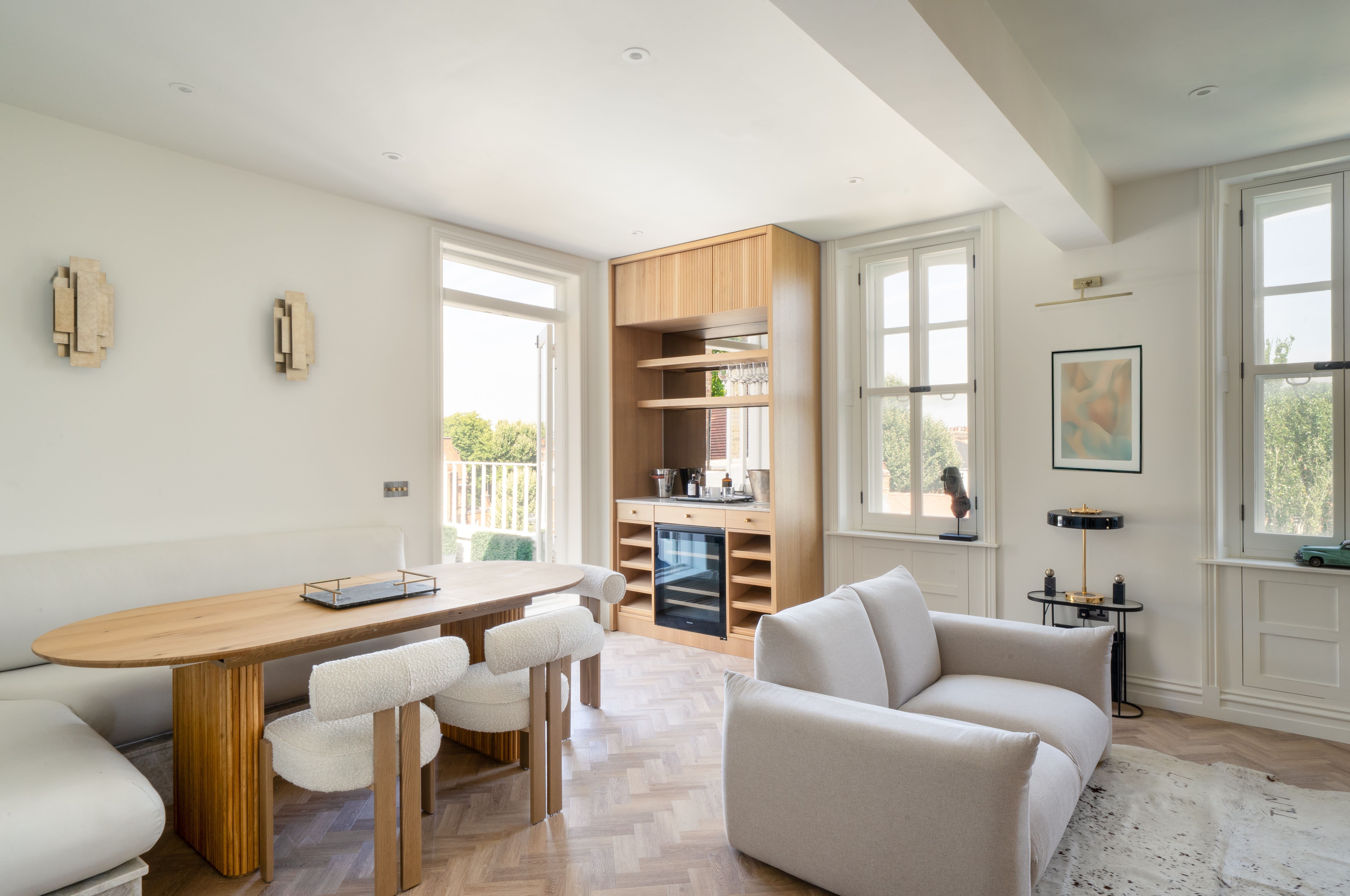 House Helm Chelsea Creek Chelsea: Luxury 1-Bedroom Apartment with Private Terrace, Family Friendly, Chelsea